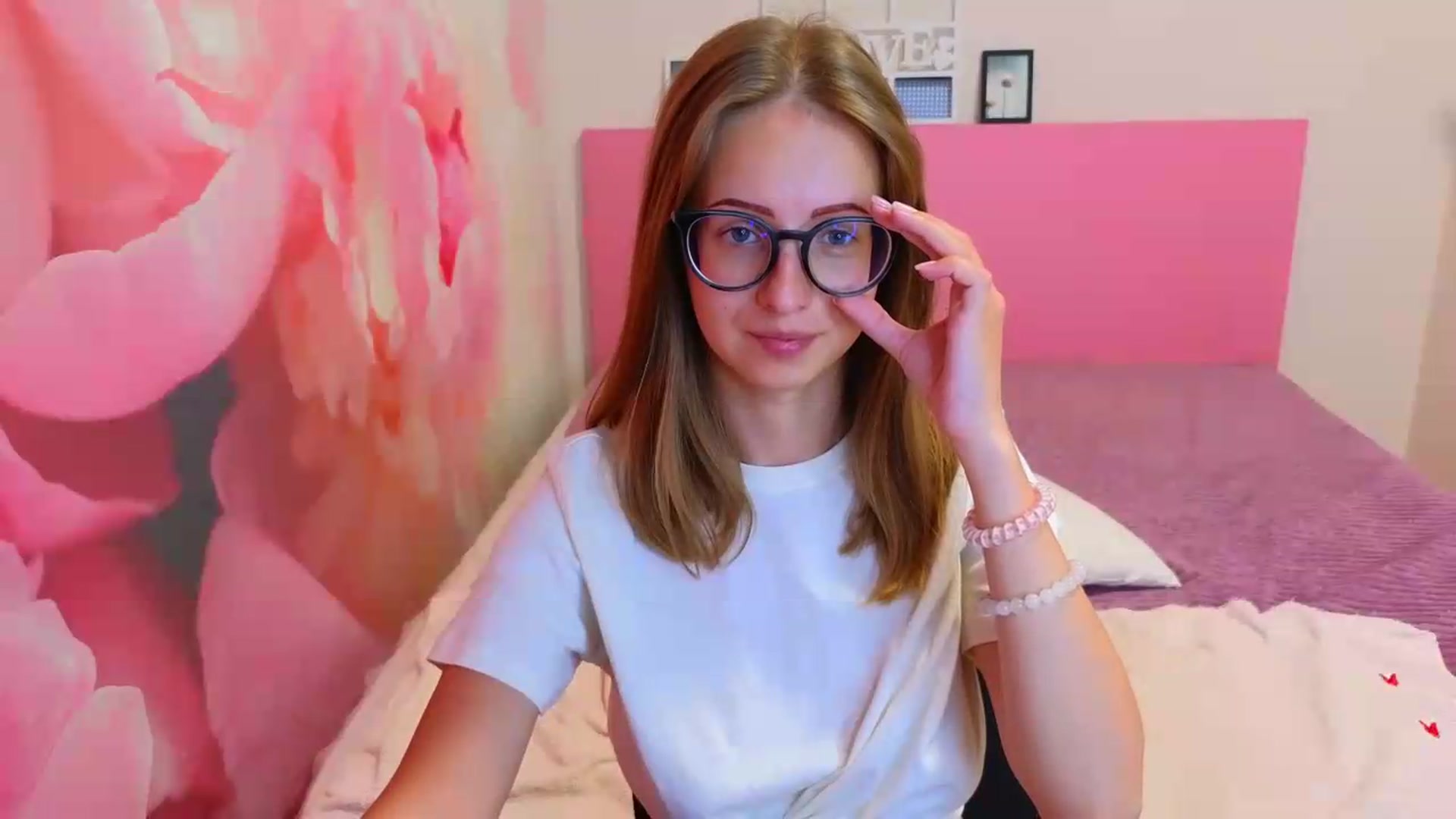 Gallery image thumbnail from Kristina_Adel's myfreecams stream on, 08/03/2026, 09:10 image 17 of 20