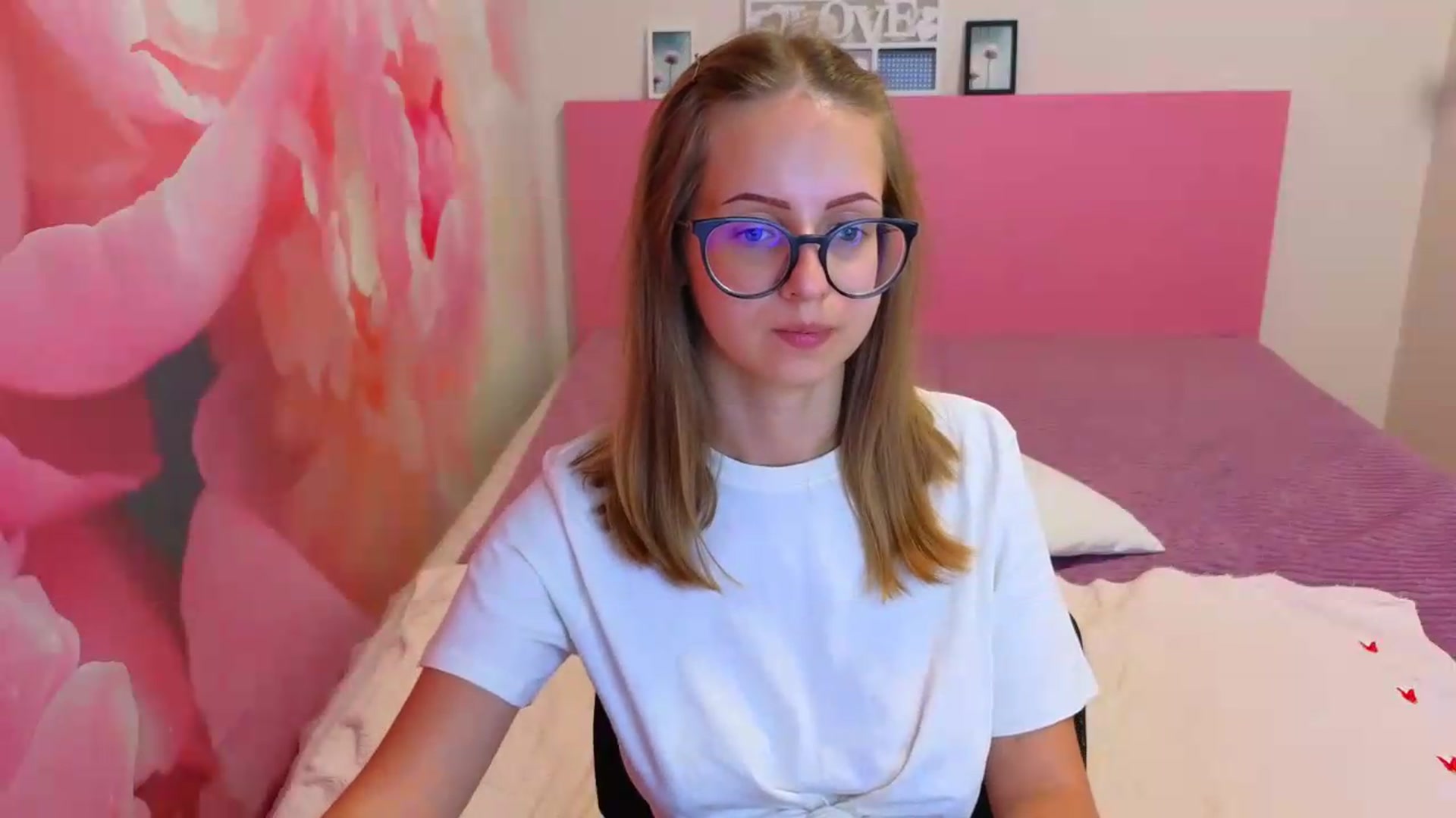 Gallery image thumbnail from Kristina_Adel's myfreecams stream on, 08/03/2026, 10:40 image 10 of 20