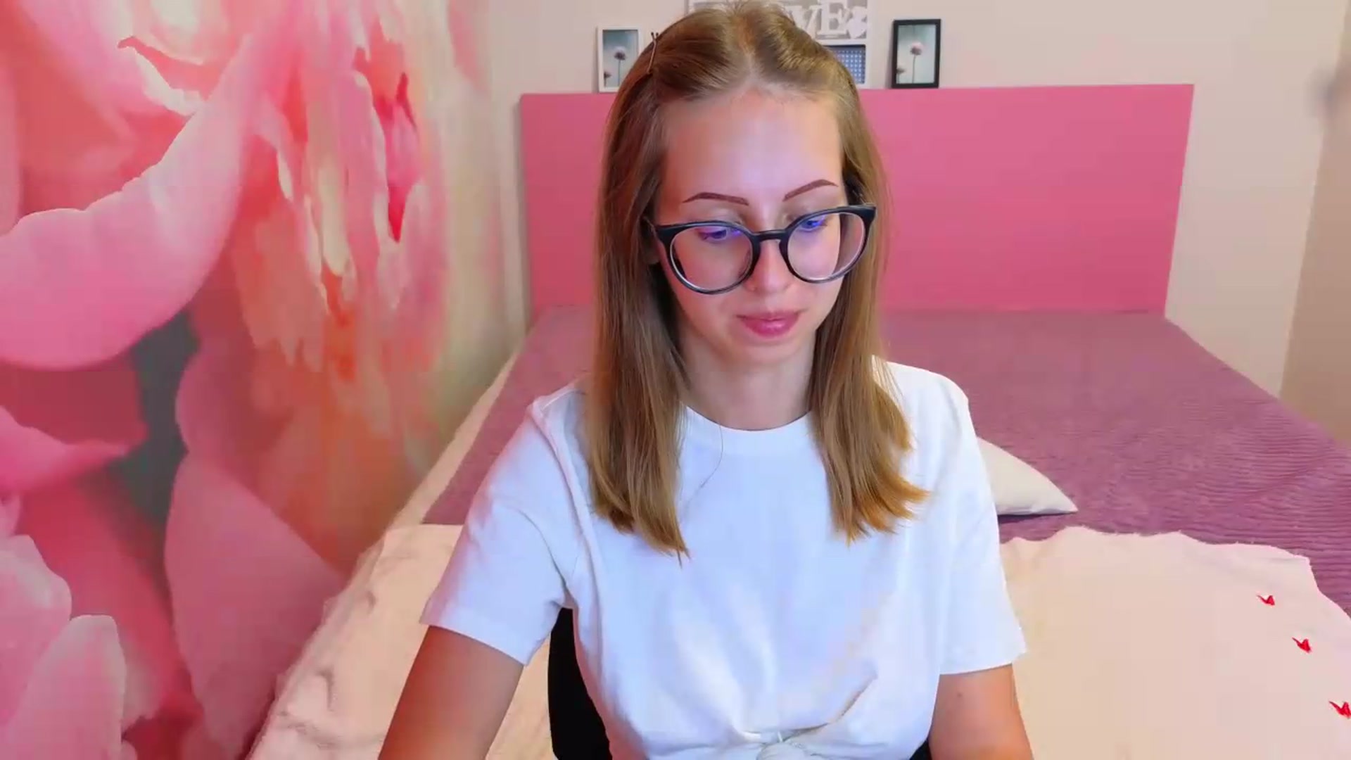 Gallery image thumbnail from Kristina_Adel's myfreecams stream on, 08/03/2026, 10:40 image 2 of 20