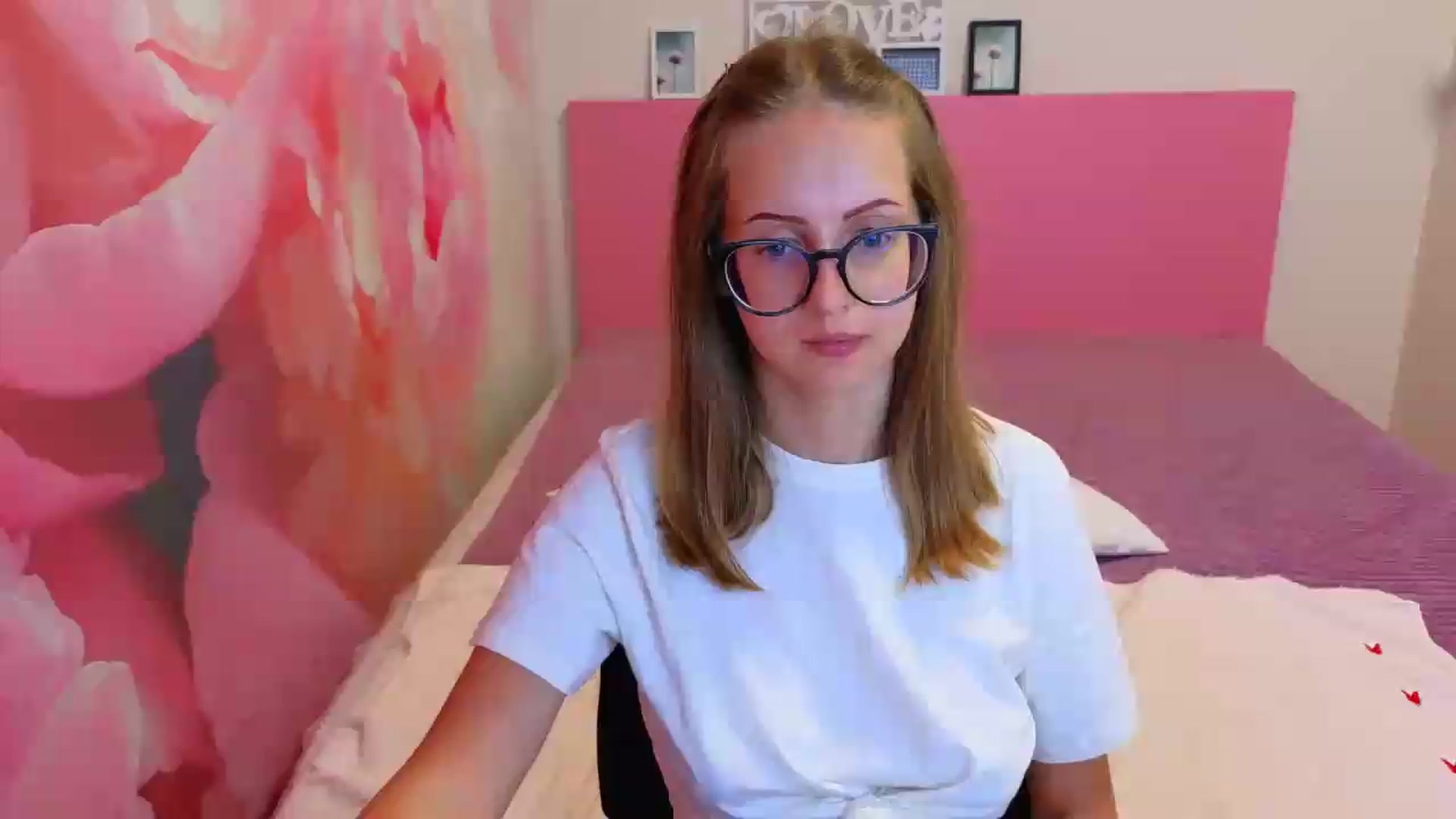 Gallery image thumbnail from Kristina_Adel's myfreecams stream on, 08/03/2026, 10:40 image 14 of 20