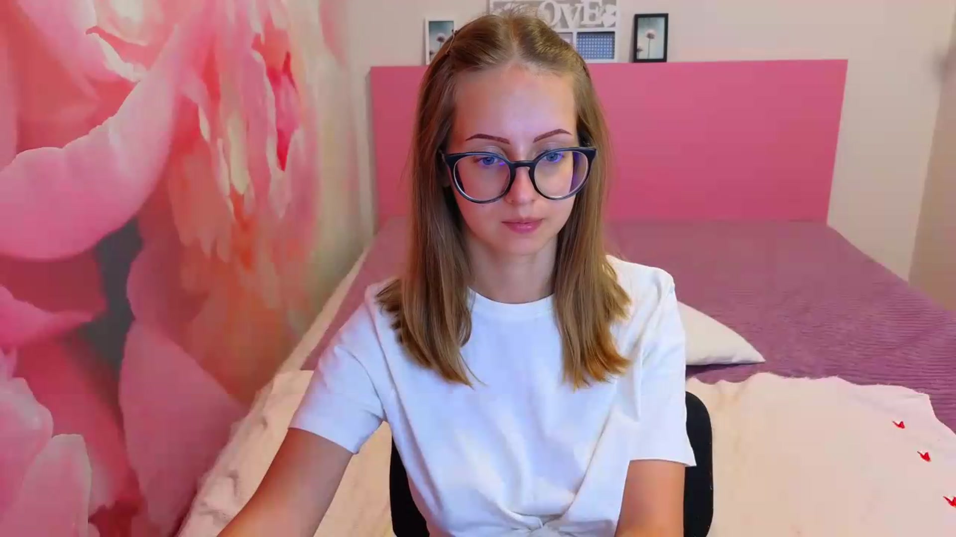 Gallery image thumbnail from Kristina_Adel's myfreecams stream on, 08/03/2026, 10:40 image 6 of 20