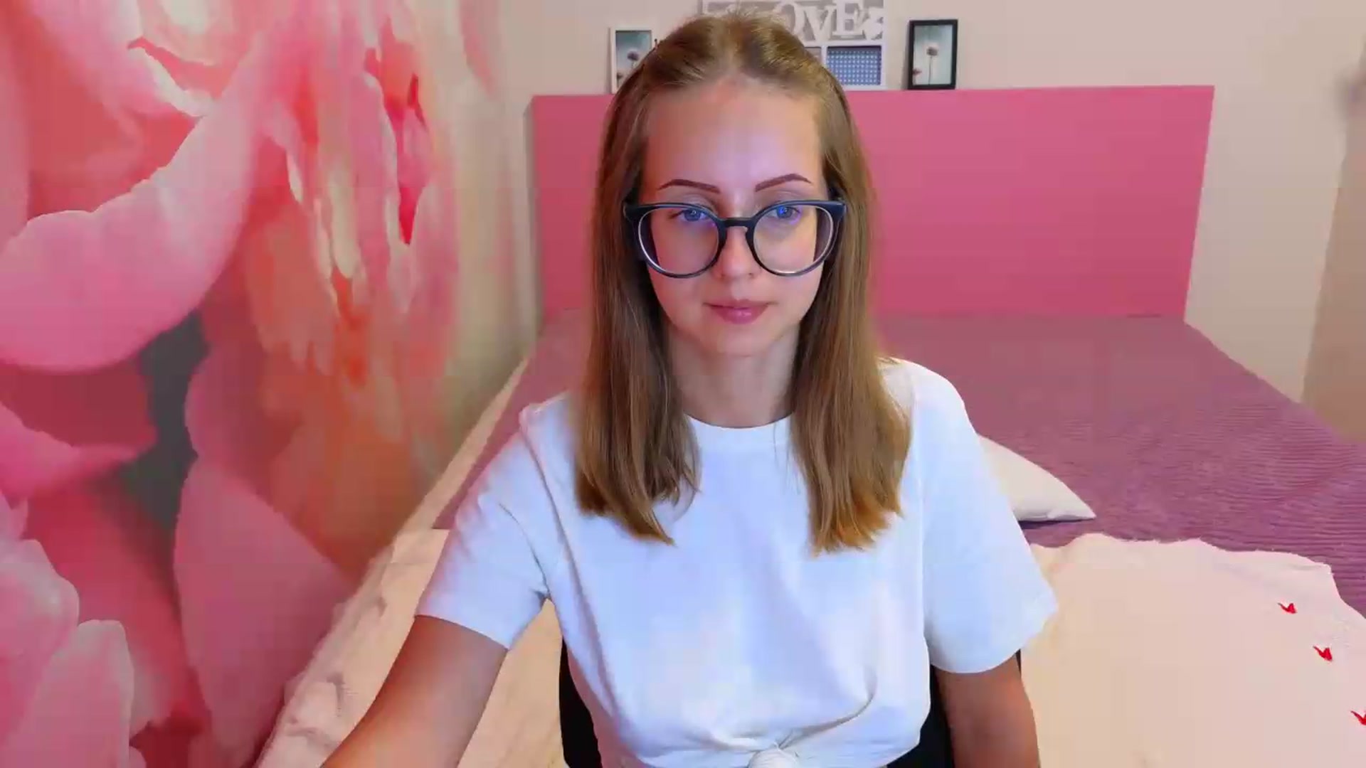 Gallery image thumbnail from Kristina_Adel's myfreecams stream on, 08/03/2026, 10:40 image 20 of 20