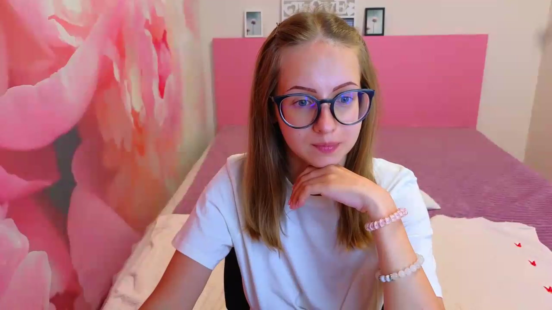 Gallery image thumbnail from Kristina_Adel's myfreecams stream on, 08/03/2026, 10:40 image 3 of 20