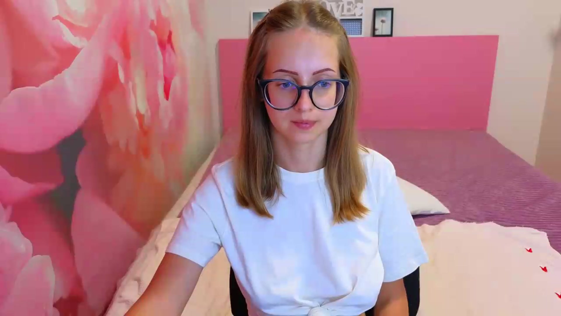 Gallery image thumbnail from Kristina_Adel's myfreecams stream on, 08/03/2026, 10:40 image 19 of 20