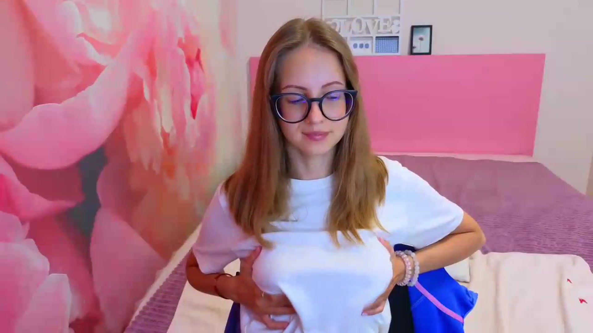 Gallery image thumbnail from Kristina_Adel's myfreecams stream on, 08/19/2026, 09:14 image 11 of 20