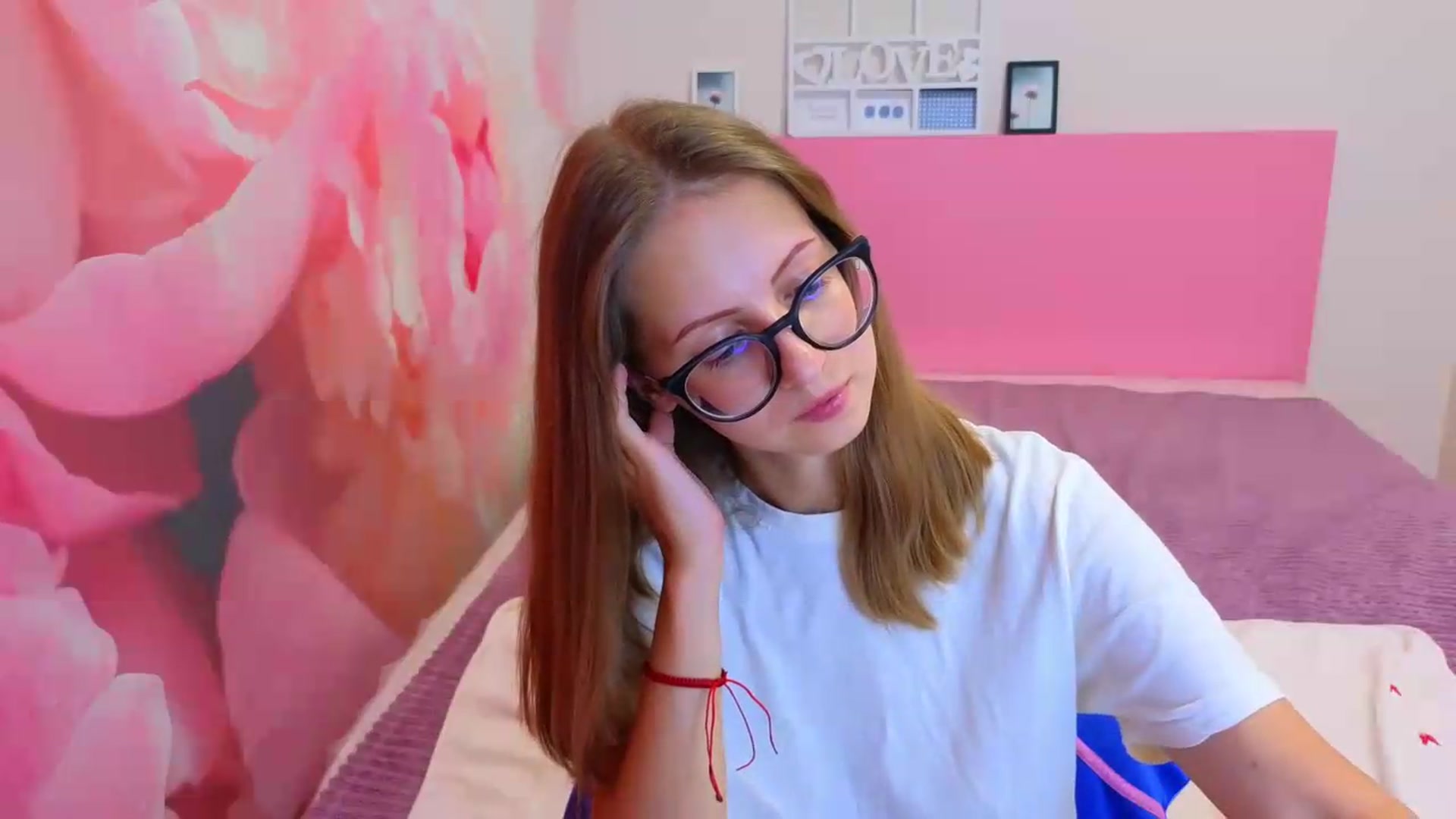 Gallery image thumbnail from Kristina_Adel's myfreecams stream on, 08/19/2026, 09:14 image 4 of 20