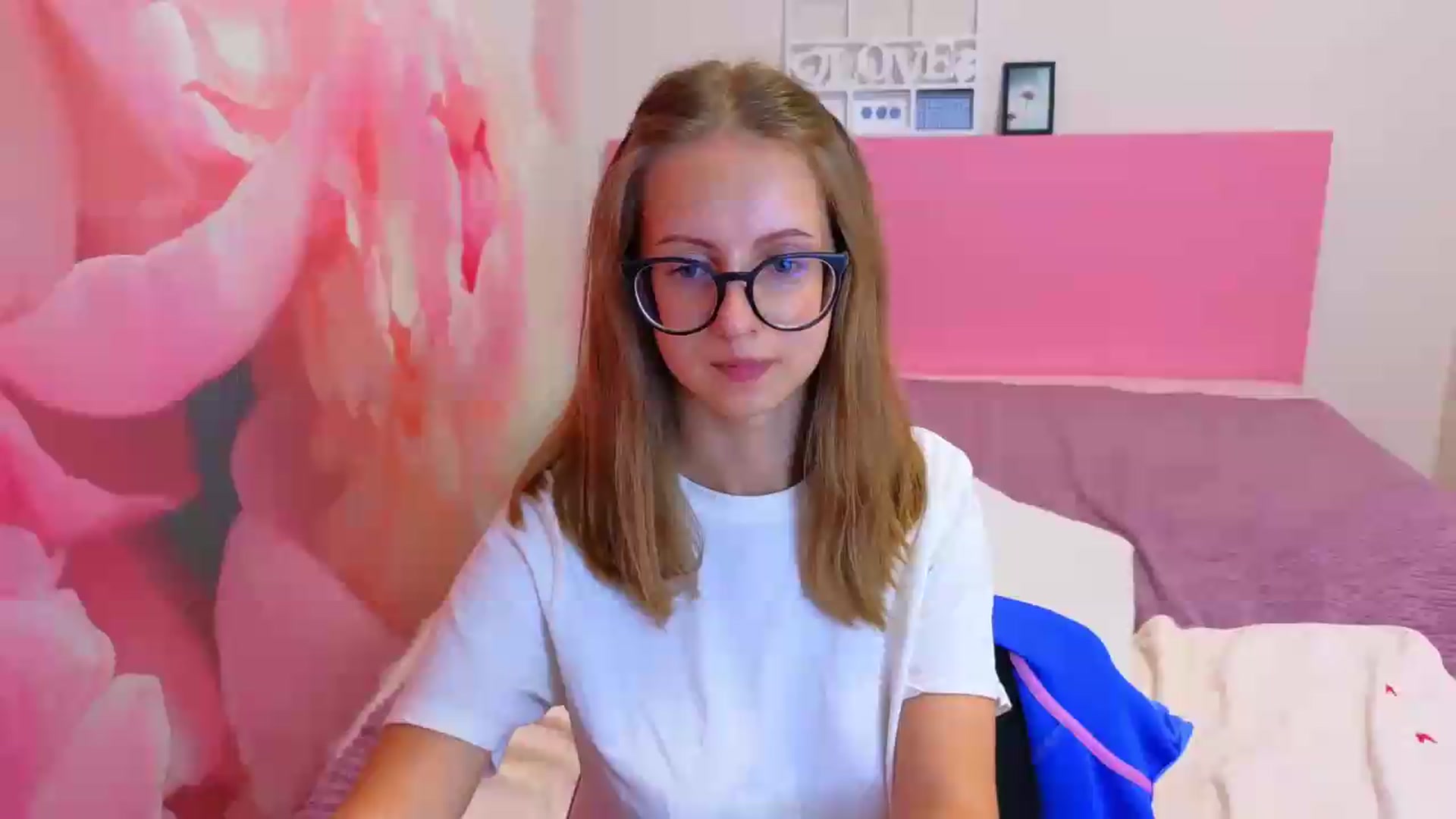 Gallery image thumbnail from Kristina_Adel's myfreecams stream on, 08/19/2026, 09:14 image 18 of 20
