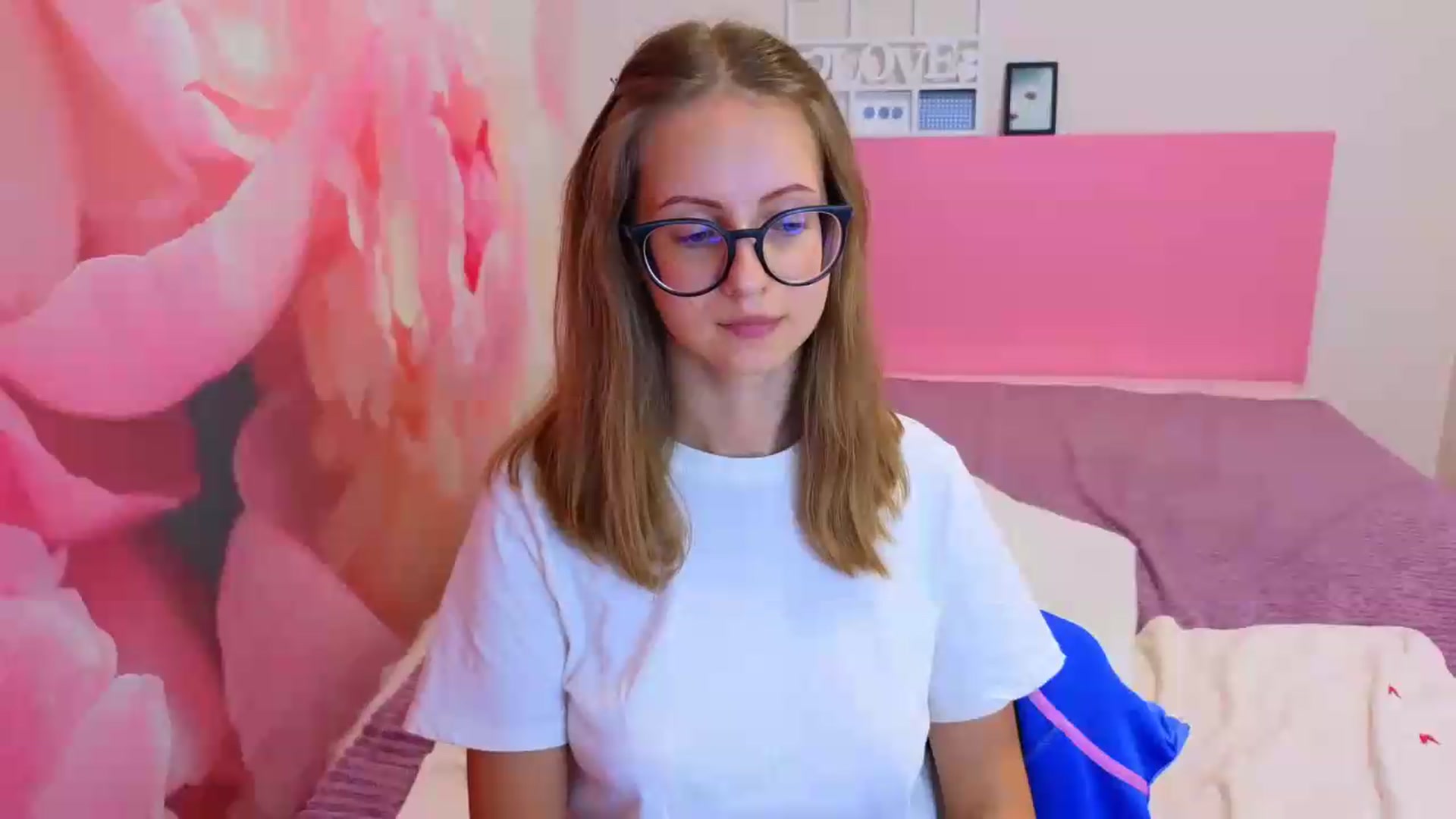 Gallery image thumbnail from Kristina_Adel's myfreecams stream on, 08/19/2026, 09:14 image 16 of 20