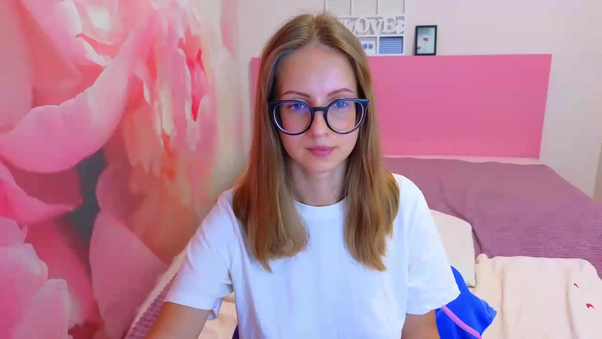 Gallery image thumbnail from Kristina_Adel's myfreecams stream on, 08/19/2026, 09:14 image 5 of 20