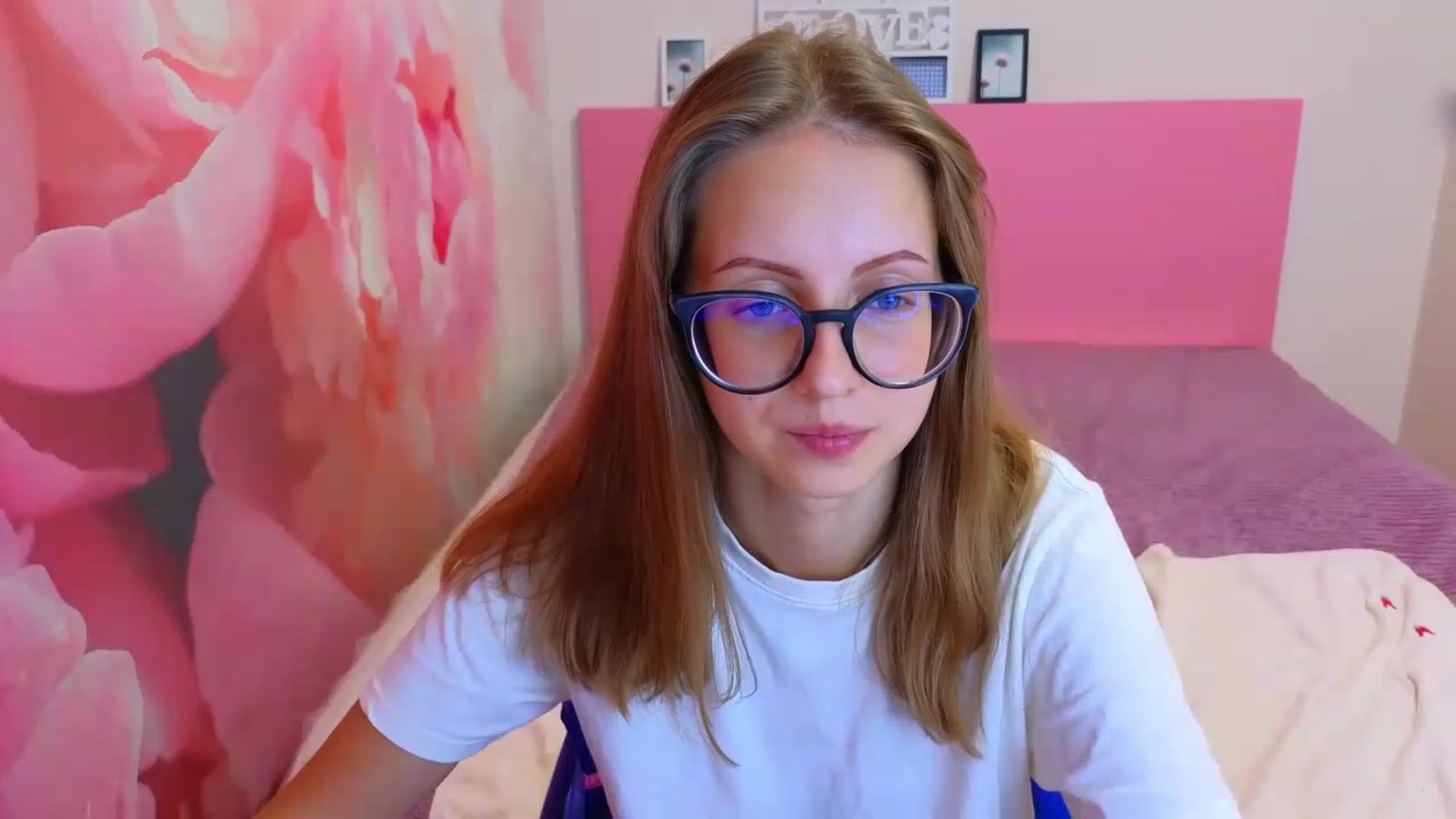 Gallery image thumbnail from Kristina_Adel's myfreecams stream on, 08/19/2026, 10:36 image 19 of 20