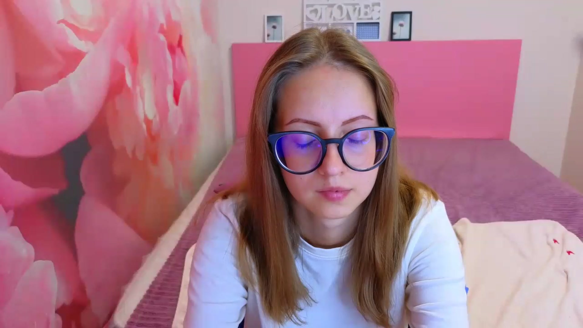 Gallery image thumbnail from Kristina_Adel's myfreecams stream on, 08/19/2026, 10:36 image 13 of 20