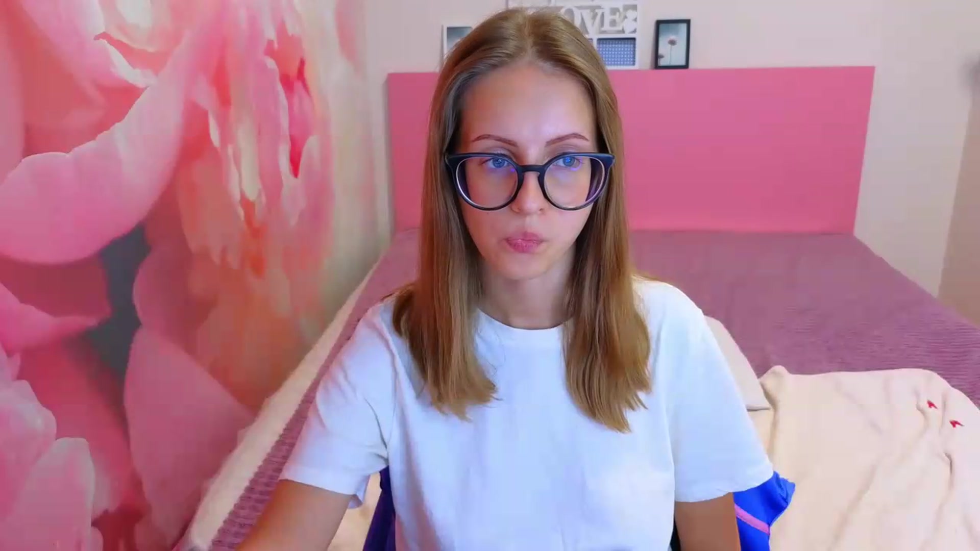 Gallery image thumbnail from Kristina_Adel's myfreecams stream on, 08/19/2026, 10:36 image 5 of 20