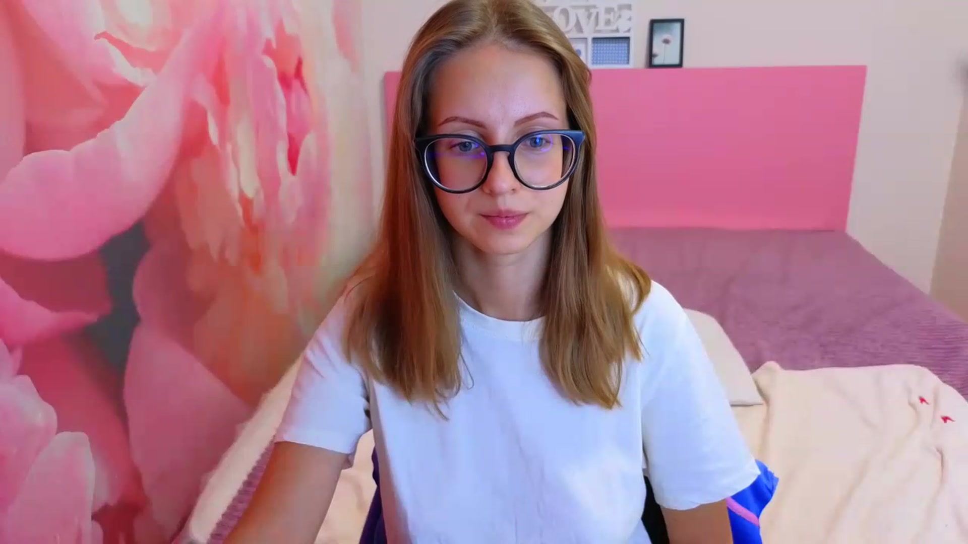 Gallery image thumbnail from Kristina_Adel's myfreecams stream on, 08/19/2026, 10:36 image 20 of 20