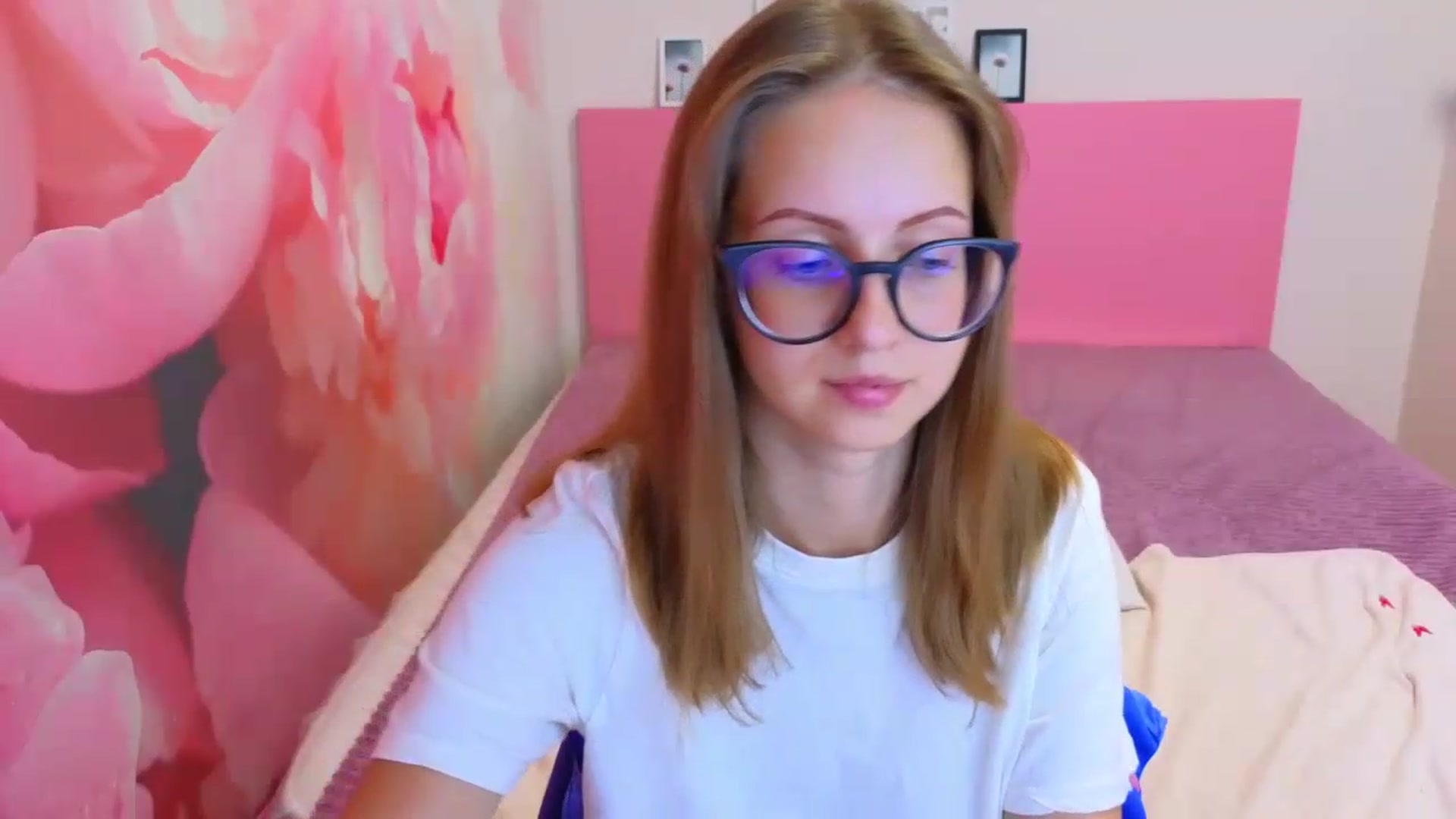 Gallery image thumbnail from Kristina_Adel's myfreecams stream on, 08/19/2026, 10:36 image 11 of 20