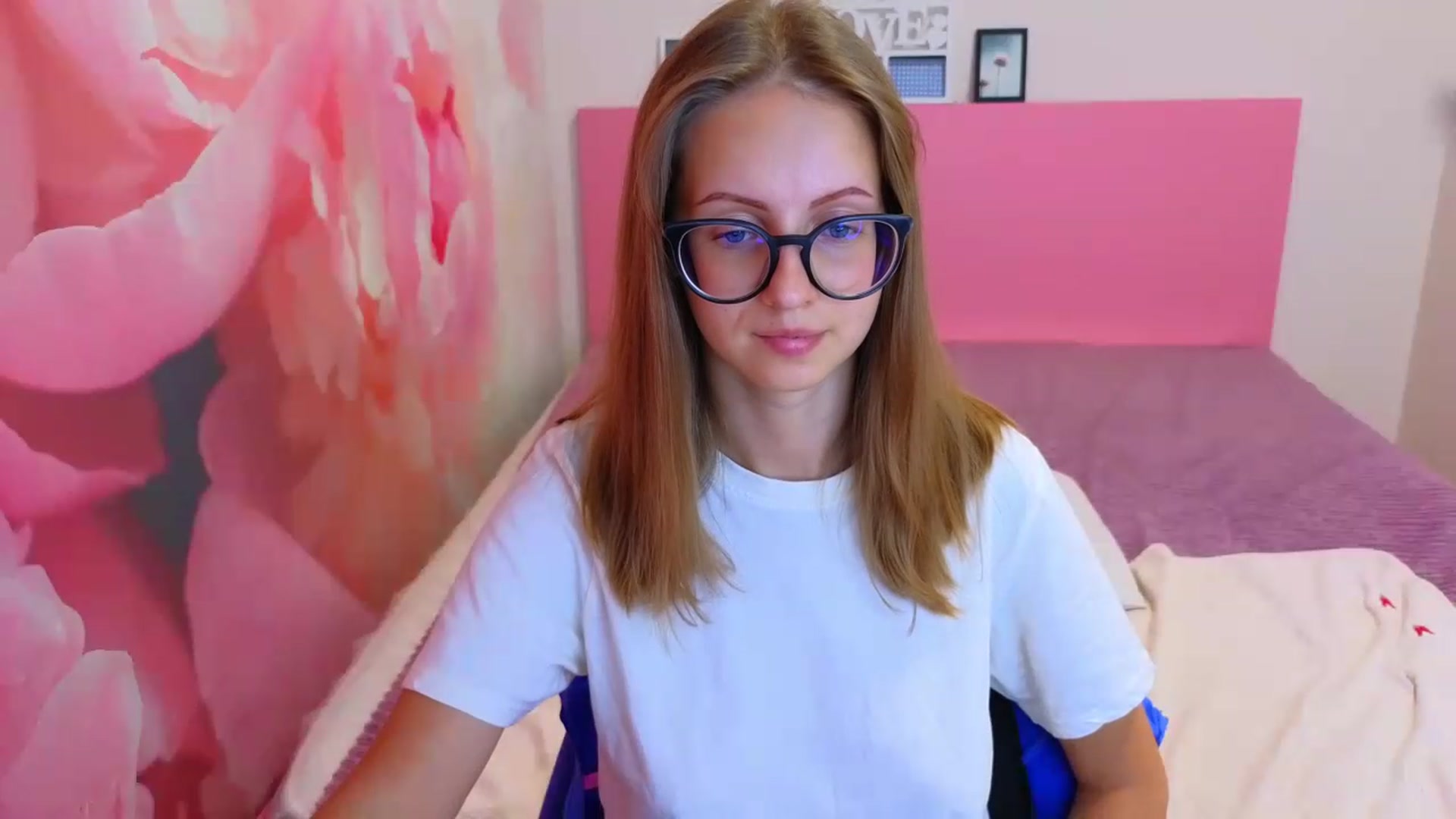 Gallery image thumbnail from Kristina_Adel's myfreecams stream on, 08/19/2026, 10:36 image 12 of 20