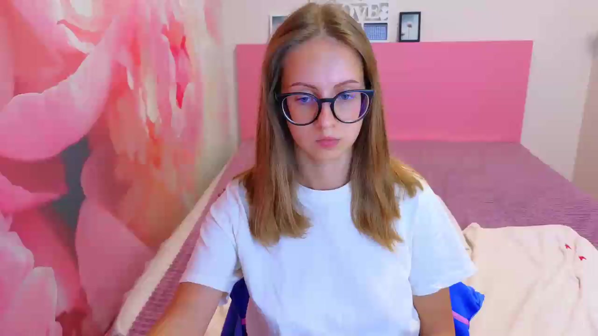 Gallery image thumbnail from Kristina_Adel's myfreecams stream on, 08/19/2026, 10:36 image 1 of 20