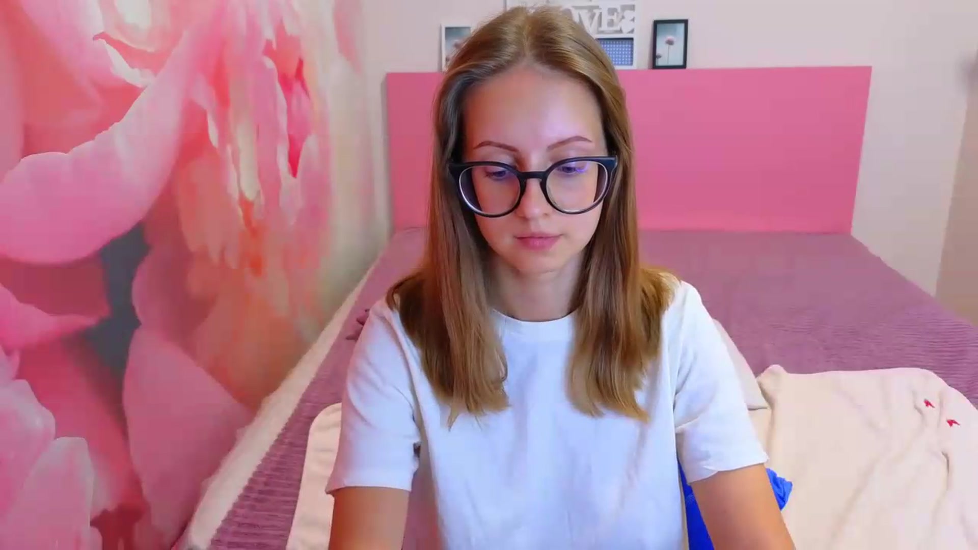 Gallery image thumbnail from Kristina_Adel's myfreecams stream on, 08/19/2026, 10:36 image 3 of 20