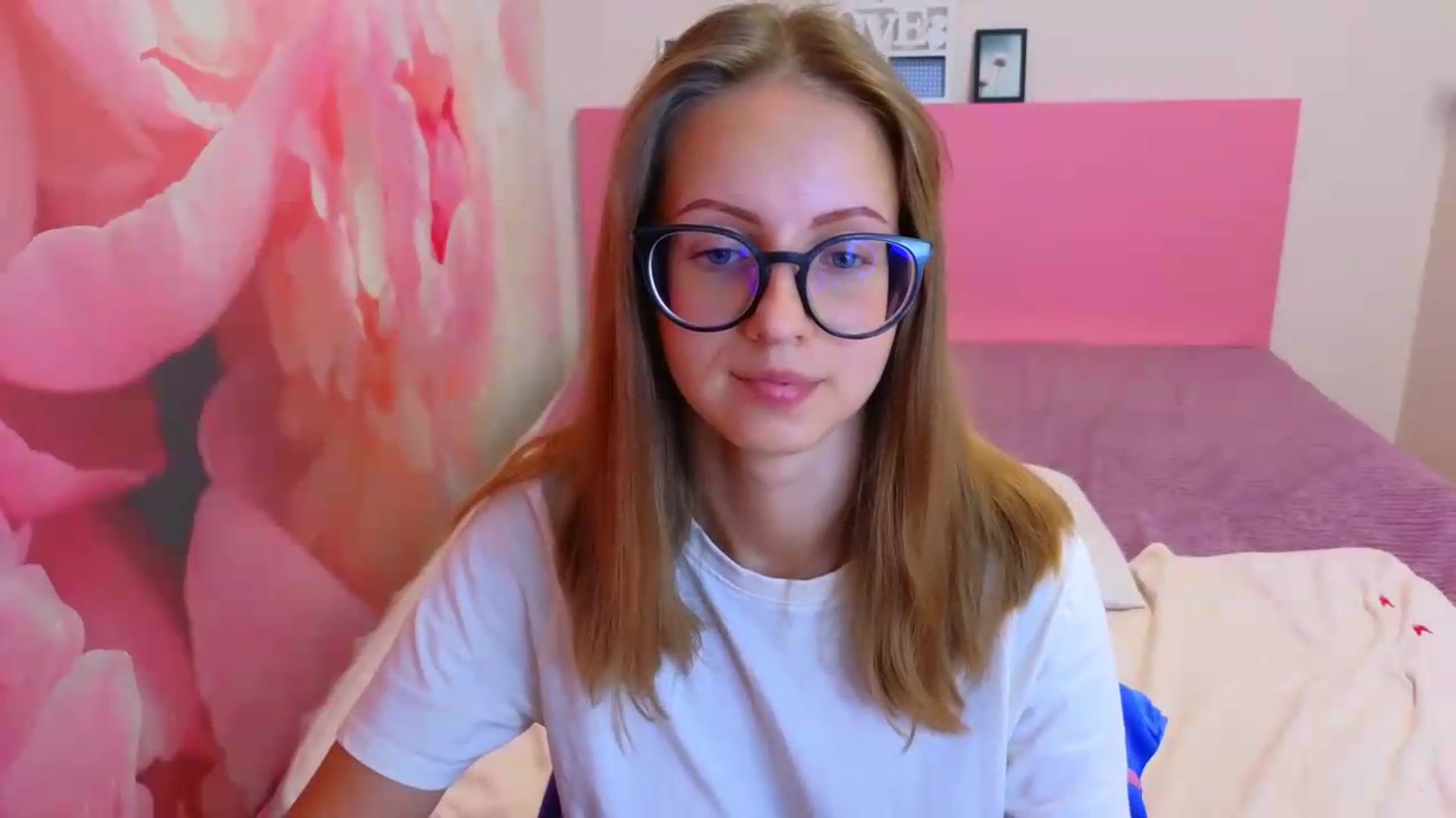 Gallery image thumbnail from Kristina_Adel's myfreecams stream on, 08/19/2026, 10:36 image 10 of 20