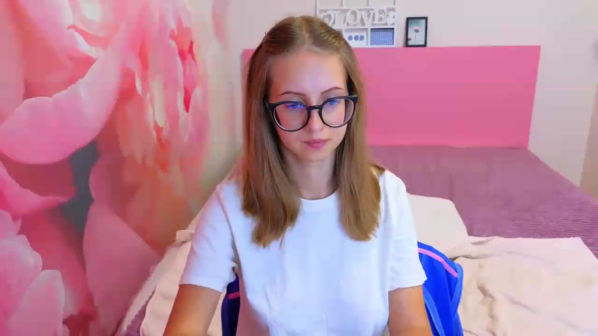 Gallery image thumbnail from Kristina_Adel's myfreecams stream on, 08/20/2026, 07:41 image 4 of 20
