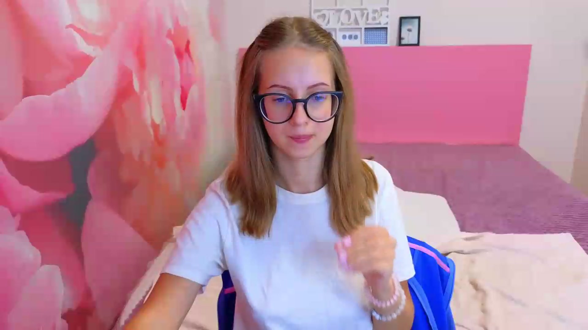 Gallery image thumbnail from Kristina_Adel's myfreecams stream on, 08/20/2026, 07:41 image 7 of 20