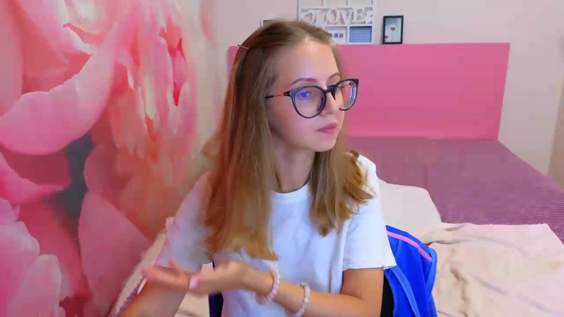 Gallery image thumbnail from Kristina_Adel's myfreecams stream on, 08/20/2026, 07:41 image 5 of 20