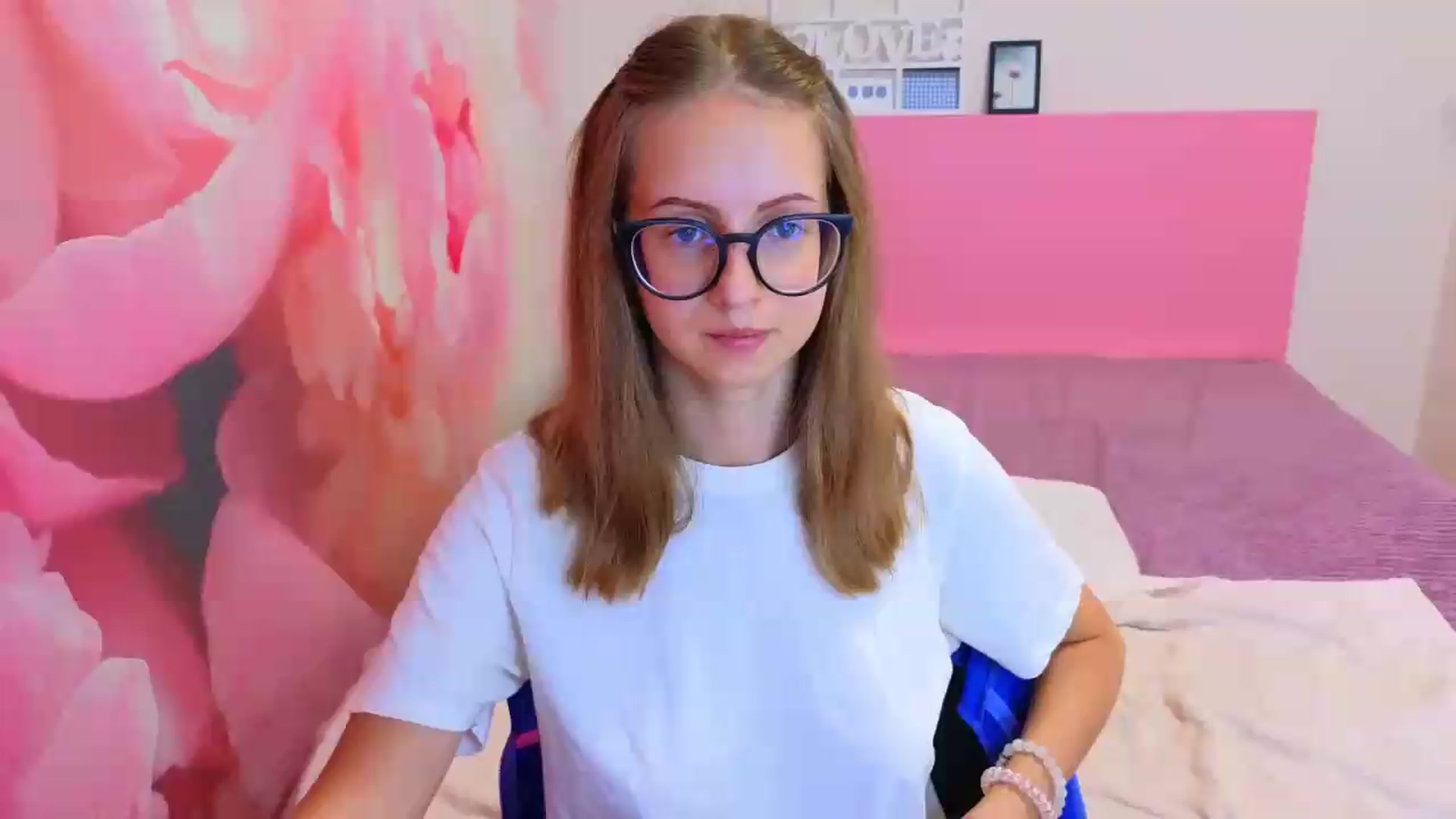 Gallery image thumbnail from Kristina_Adel's myfreecams stream on, 08/20/2026, 07:41 image 17 of 20