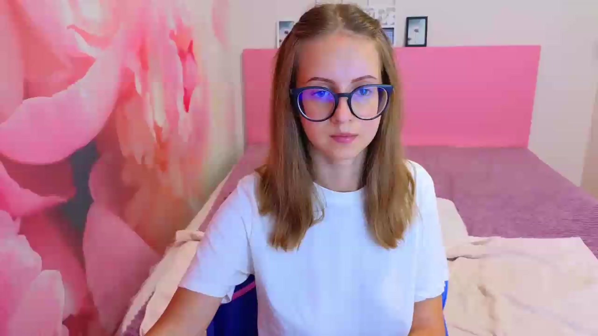 Gallery image thumbnail from Kristina_Adel's myfreecams stream on, 08/20/2026, 07:41 image 18 of 20