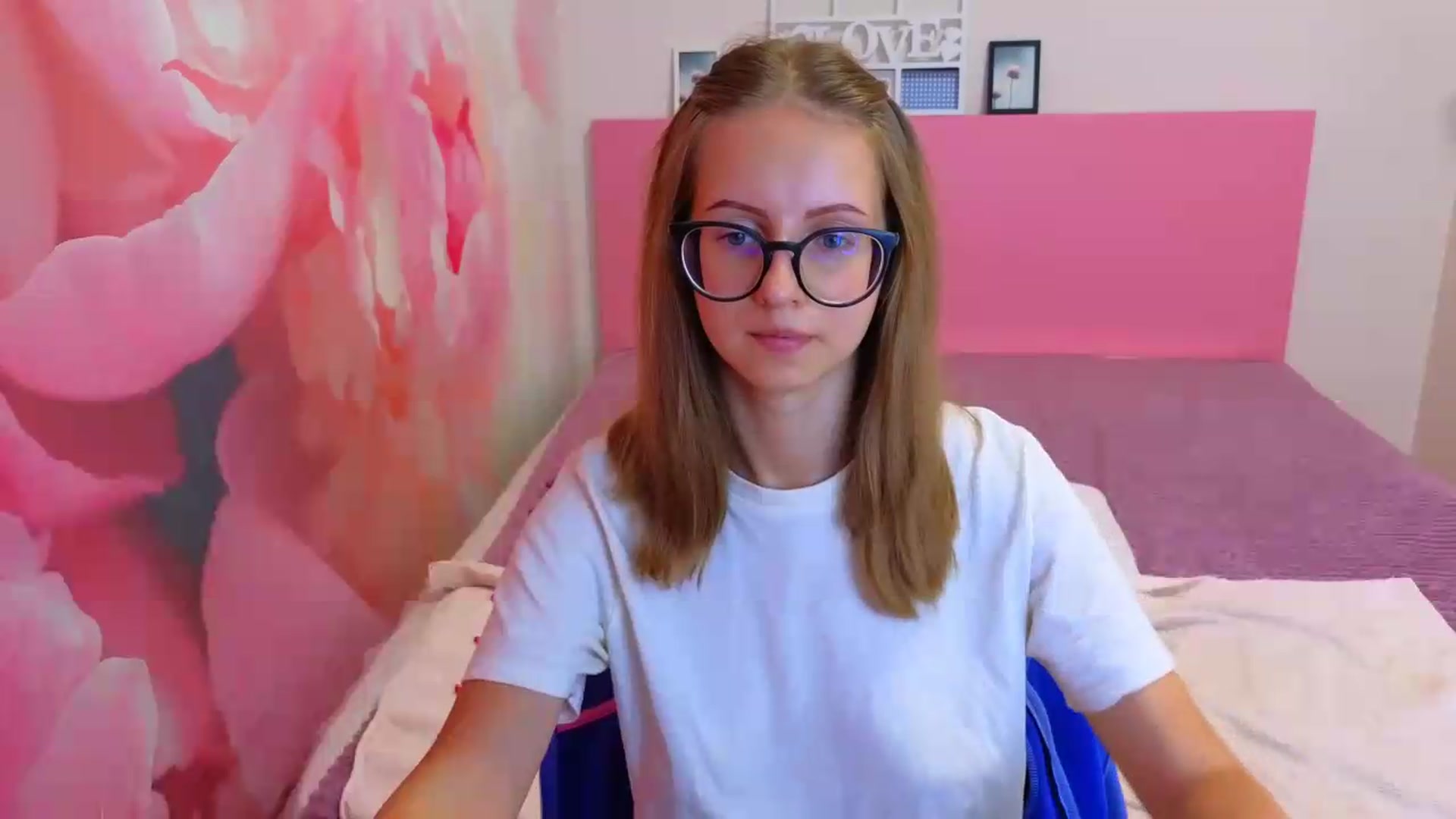 Gallery image thumbnail from Kristina_Adel's myfreecams stream on, 08/20/2026, 07:41 image 12 of 20