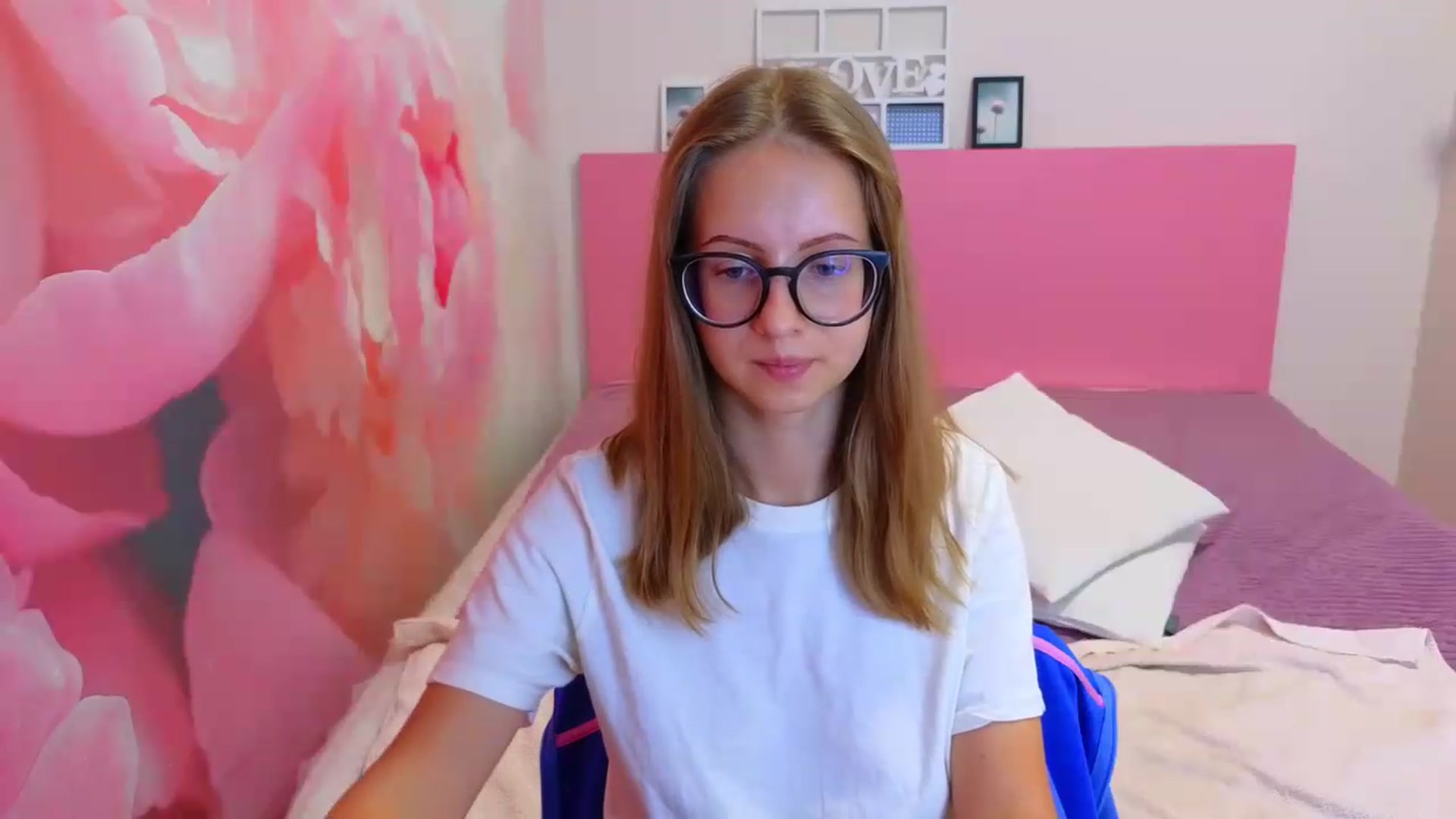 Gallery image thumbnail from Kristina_Adel's myfreecams stream on, 08/20/2026, 09:16 image 10 of 20