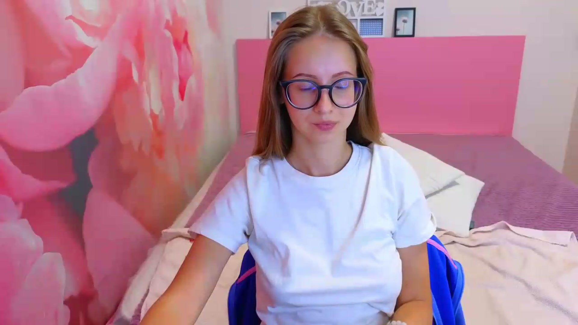 Gallery image thumbnail from Kristina_Adel's myfreecams stream on, 08/20/2026, 10:47 image 8 of 20