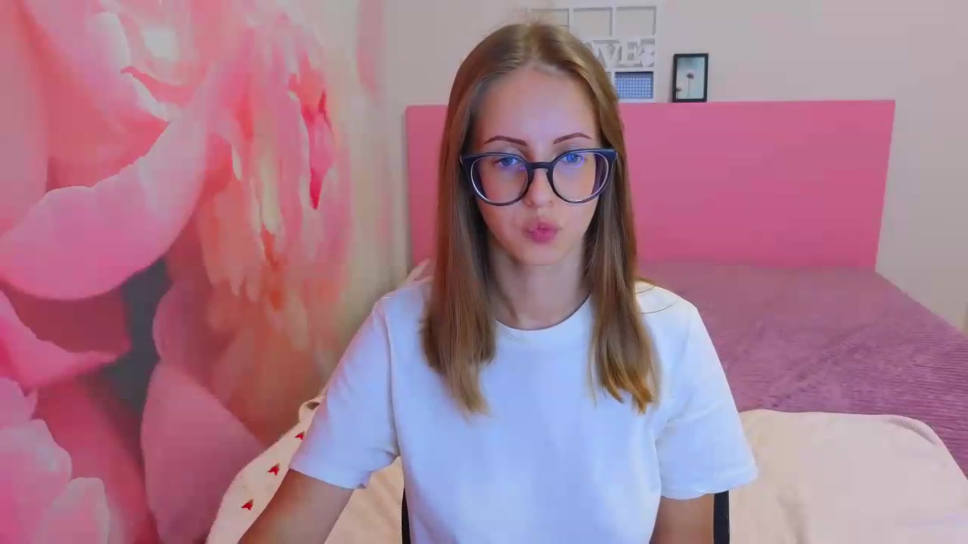 Gallery image thumbnail from Kristina_Adel's myfreecams stream on, 08/24/2026, 09:30 image 11 of 20