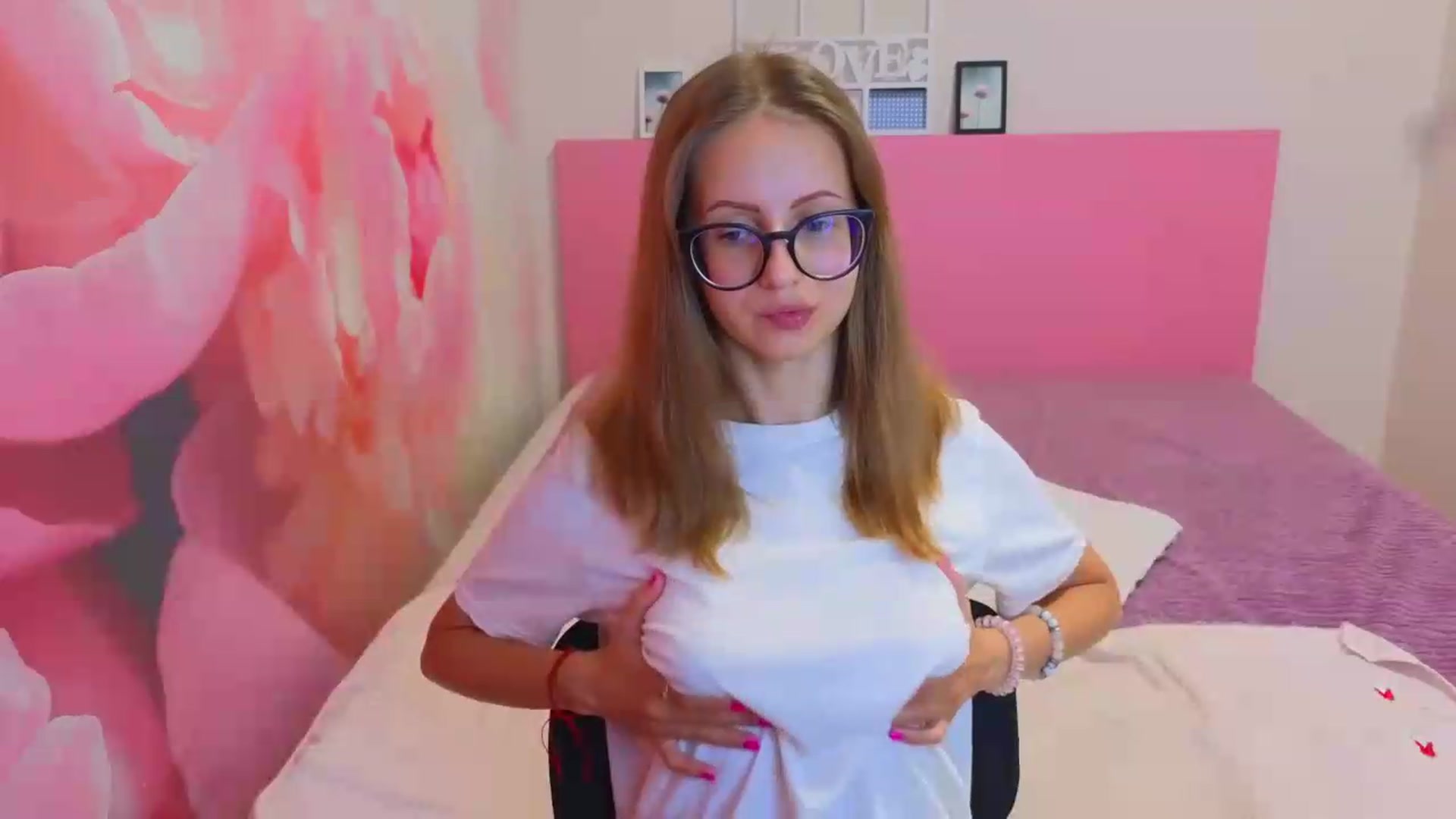 Gallery image thumbnail from Kristina_Adel's myfreecams stream on, 08/26/2026, 06:27 image 3 of 20