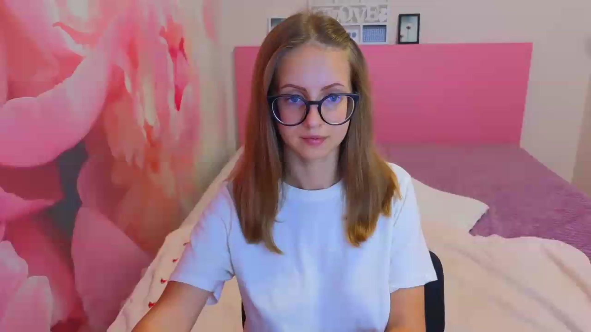 Gallery image thumbnail from Kristina_Adel's myfreecams stream on, 08/26/2026, 09:20 image 3 of 20
