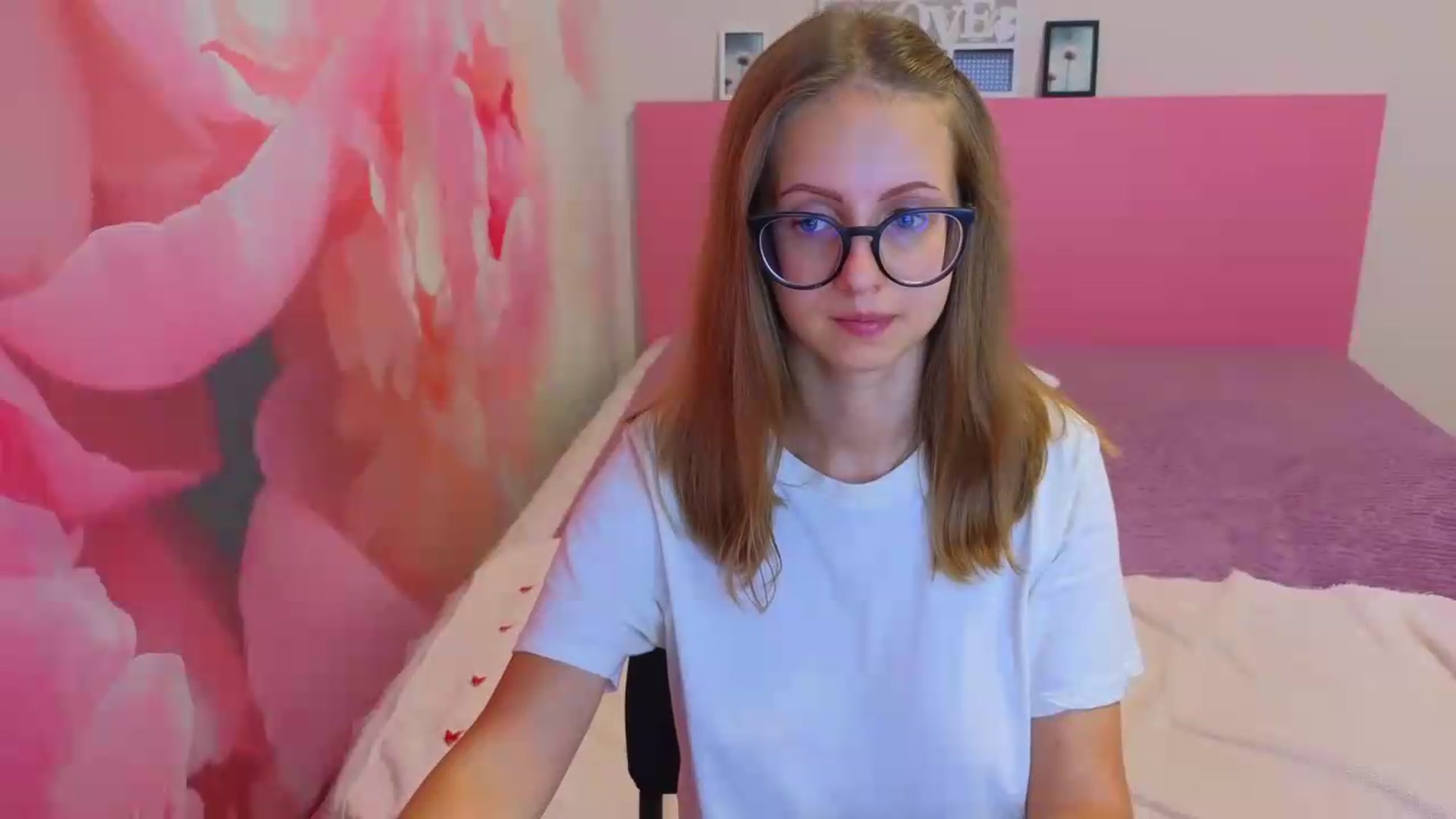 Gallery image thumbnail from Kristina_Adel's myfreecams stream on, 08/26/2026, 09:20 image 19 of 20