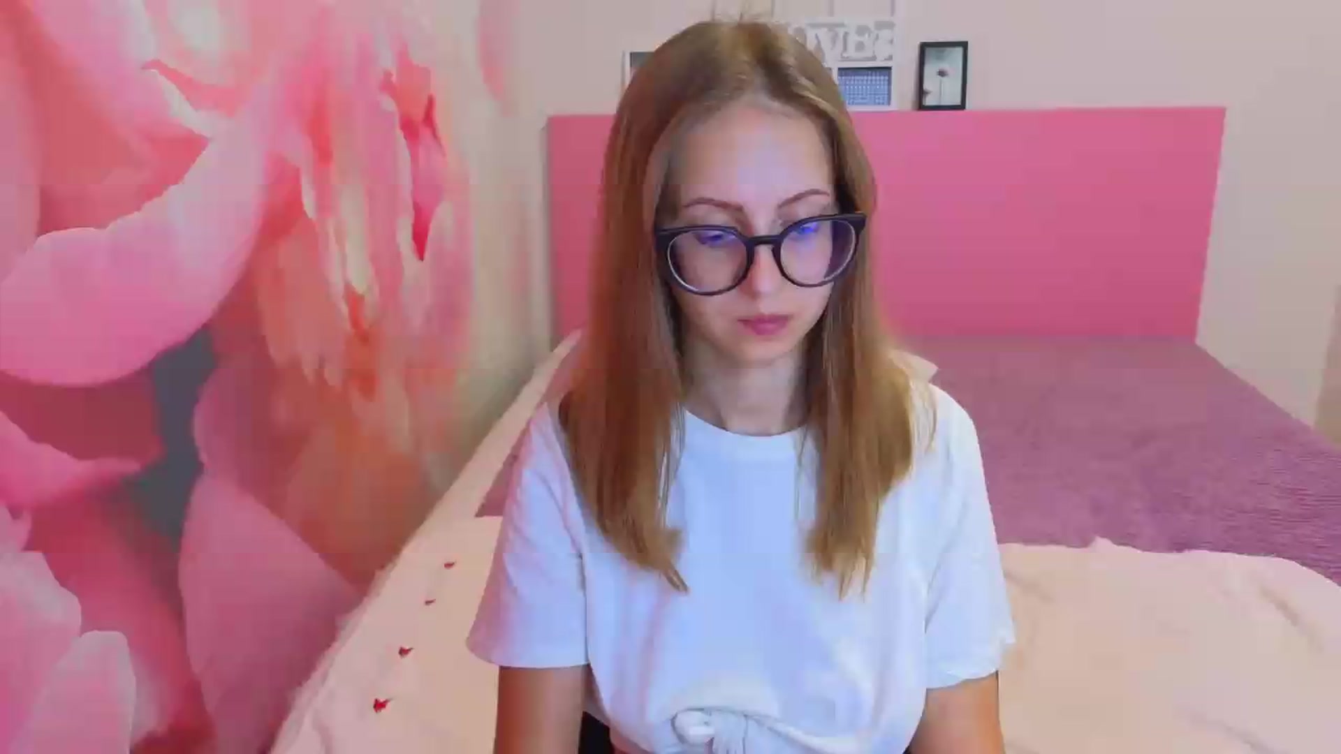 Gallery image thumbnail from Kristina_Adel's myfreecams stream on, 08/26/2026, 10:30 image 15 of 20