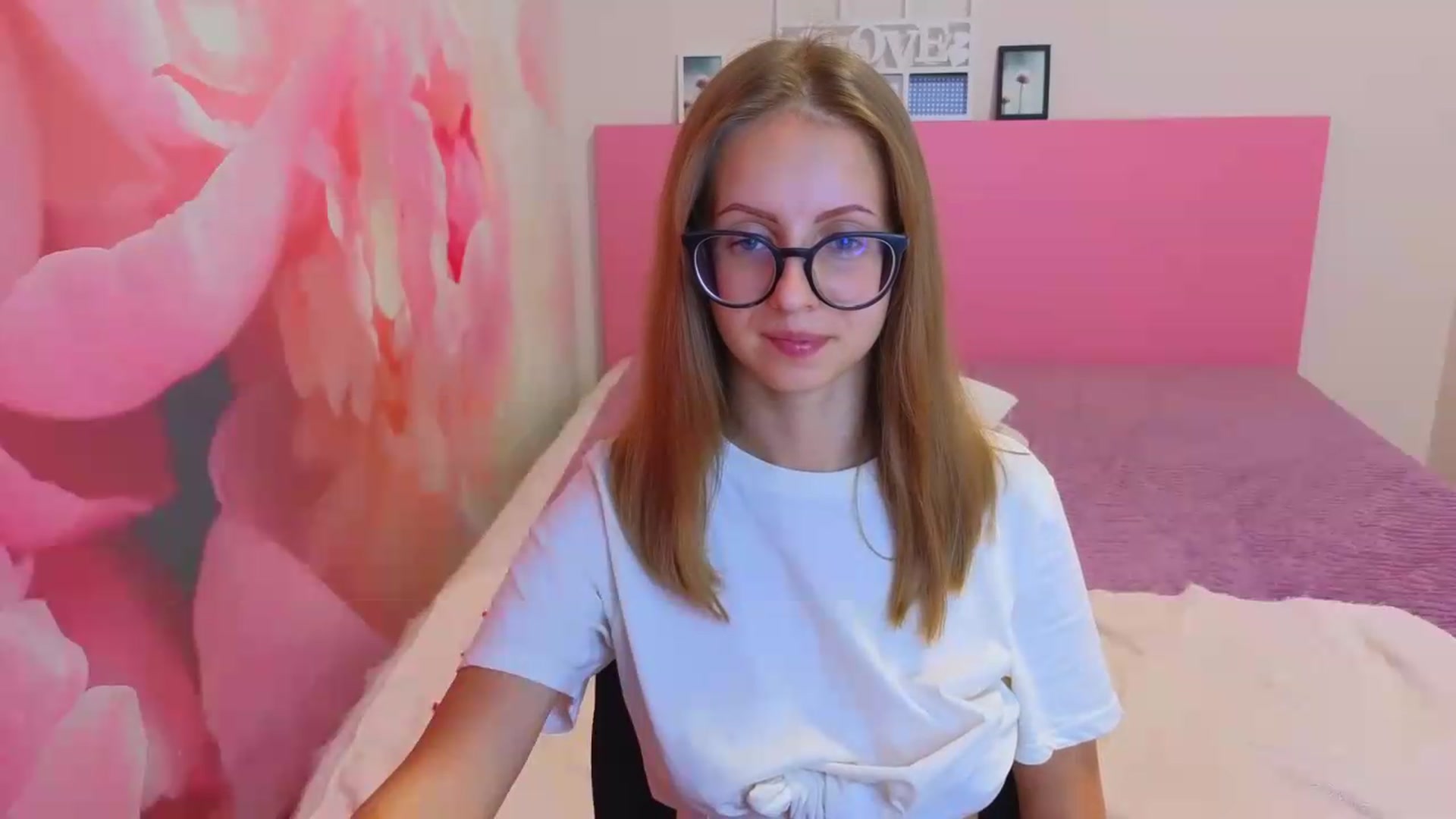 Gallery image thumbnail from Kristina_Adel's myfreecams stream on, 08/26/2026, 10:30 image 18 of 20