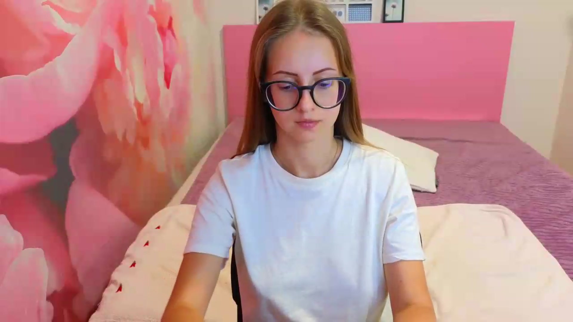 Gallery image thumbnail from Kristina_Adel's myfreecams stream on, 08/31/2026, 08:29 image 3 of 20