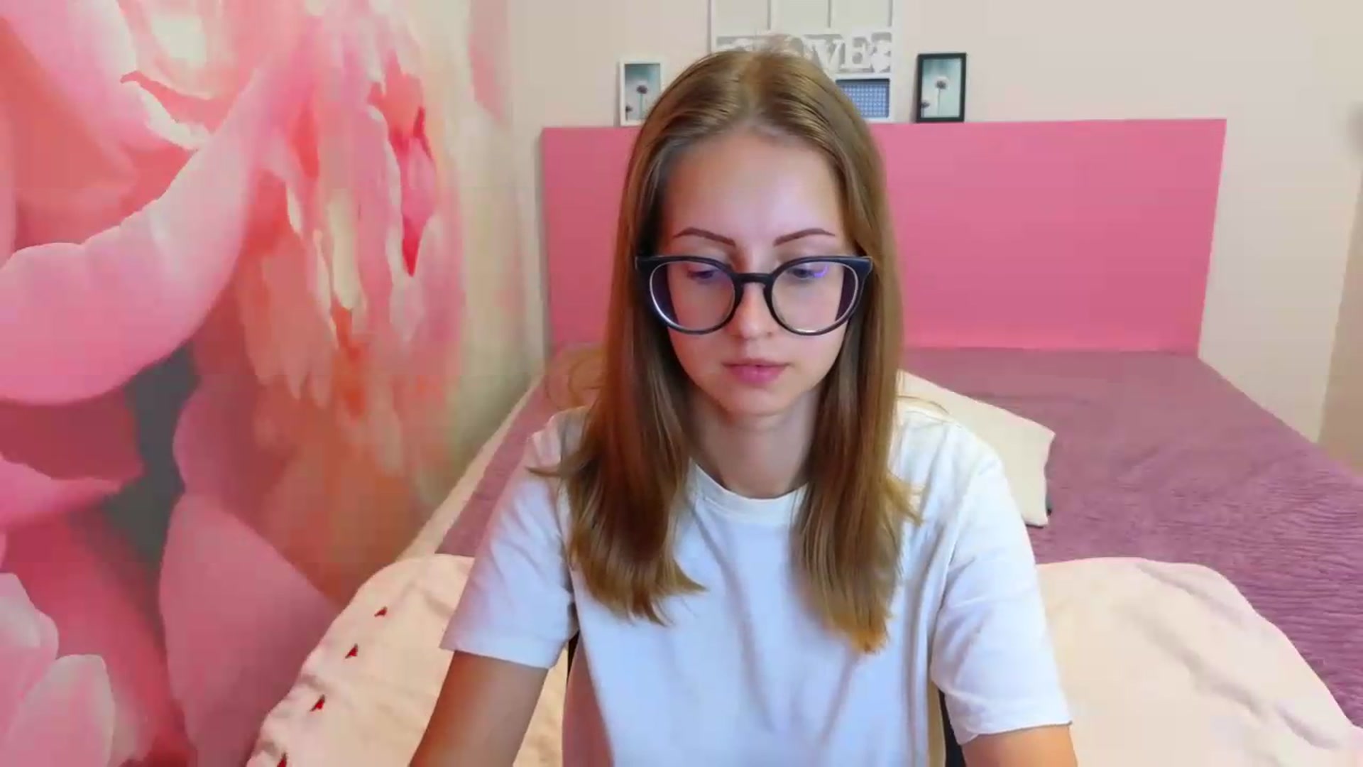 Gallery image thumbnail from Kristina_Adel's myfreecams stream on, 08/31/2026, 09:20 image 8 of 20