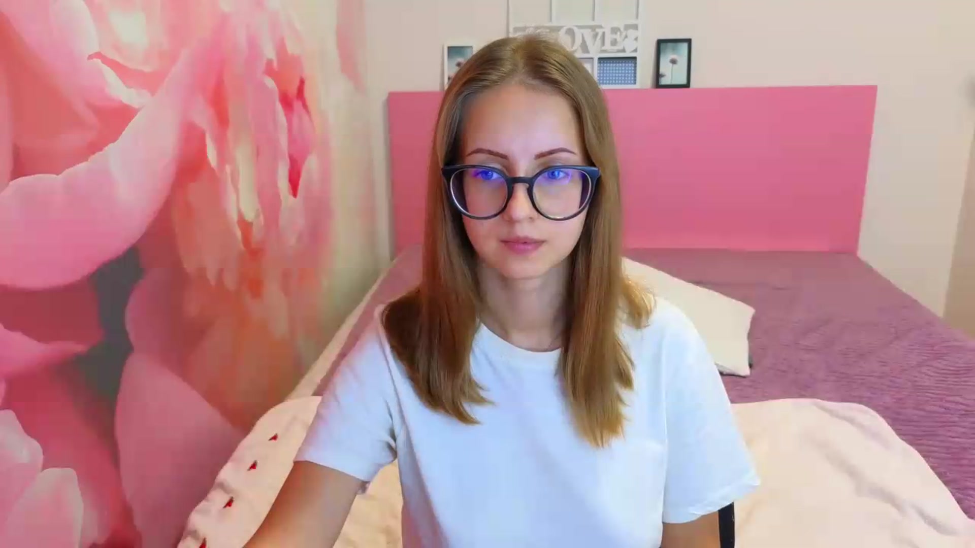 Gallery image thumbnail from Kristina_Adel's myfreecams stream on, 08/31/2026, 09:20 image 18 of 20
