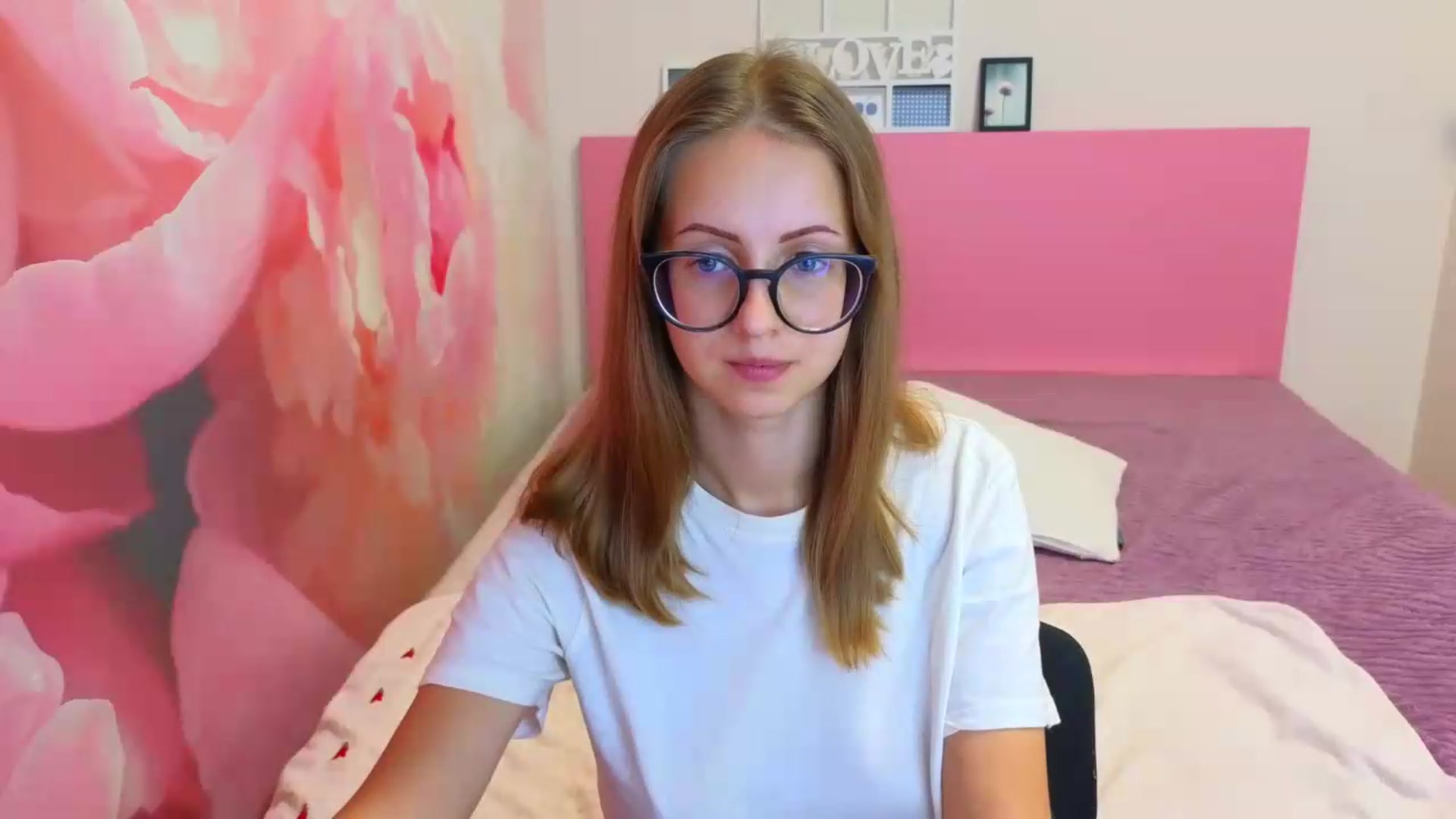 Gallery image thumbnail from Kristina_Adel's myfreecams stream on, 08/31/2026, 09:20 image 14 of 20
