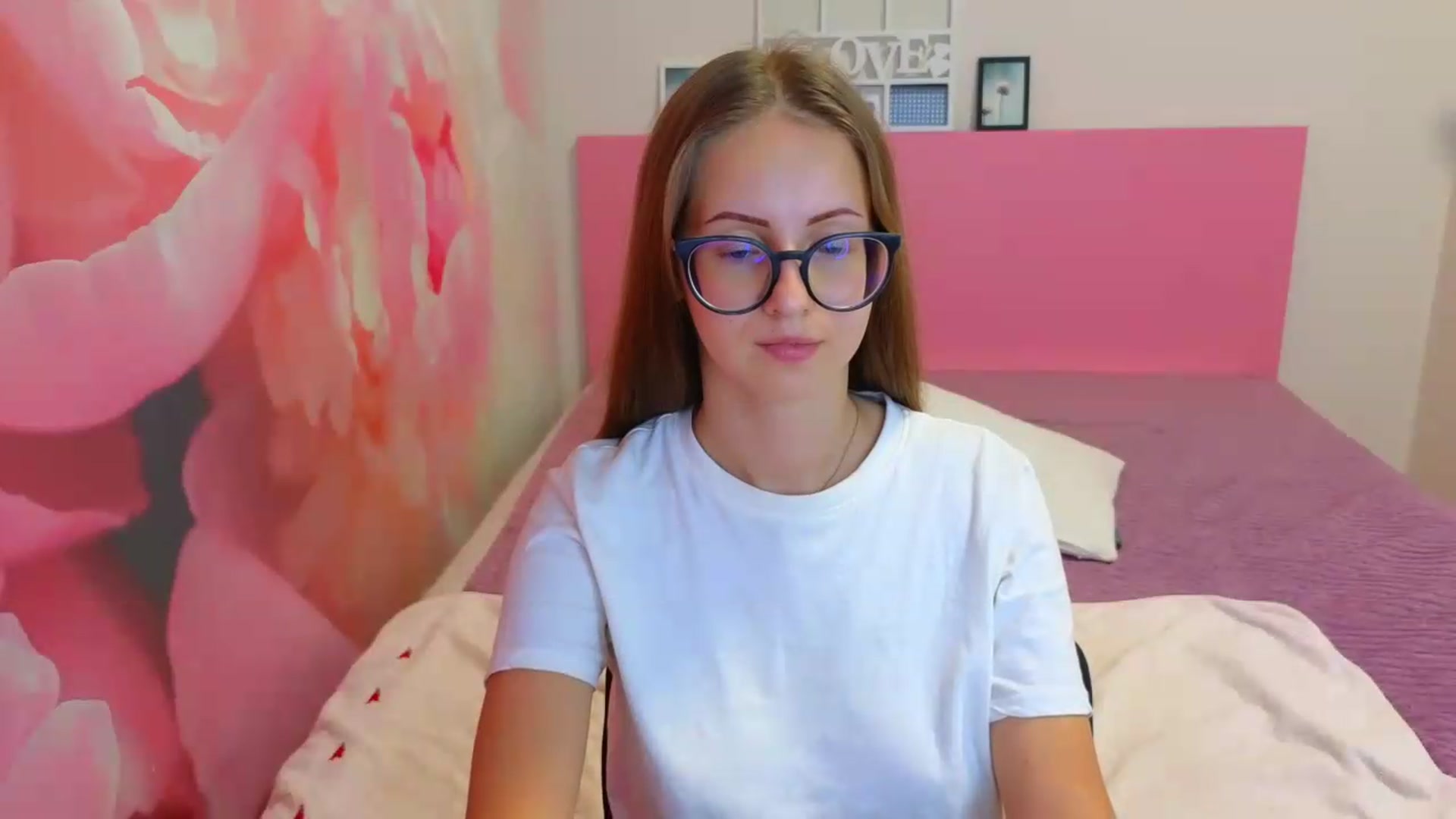 Gallery image thumbnail from Kristina_Adel's myfreecams stream on, 08/31/2026, 09:20 image 5 of 20