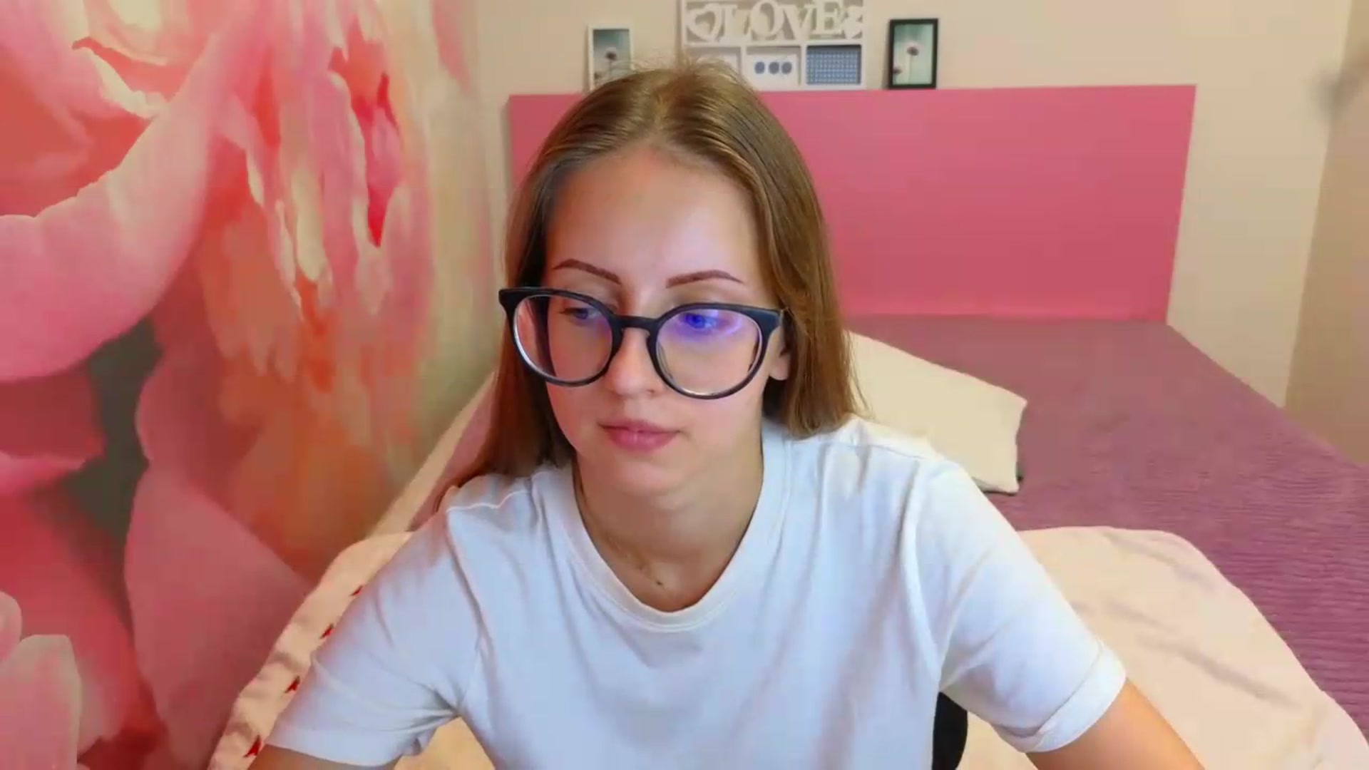 Gallery image thumbnail from Kristina_Adel's myfreecams stream on, 08/31/2026, 10:48 image 19 of 20