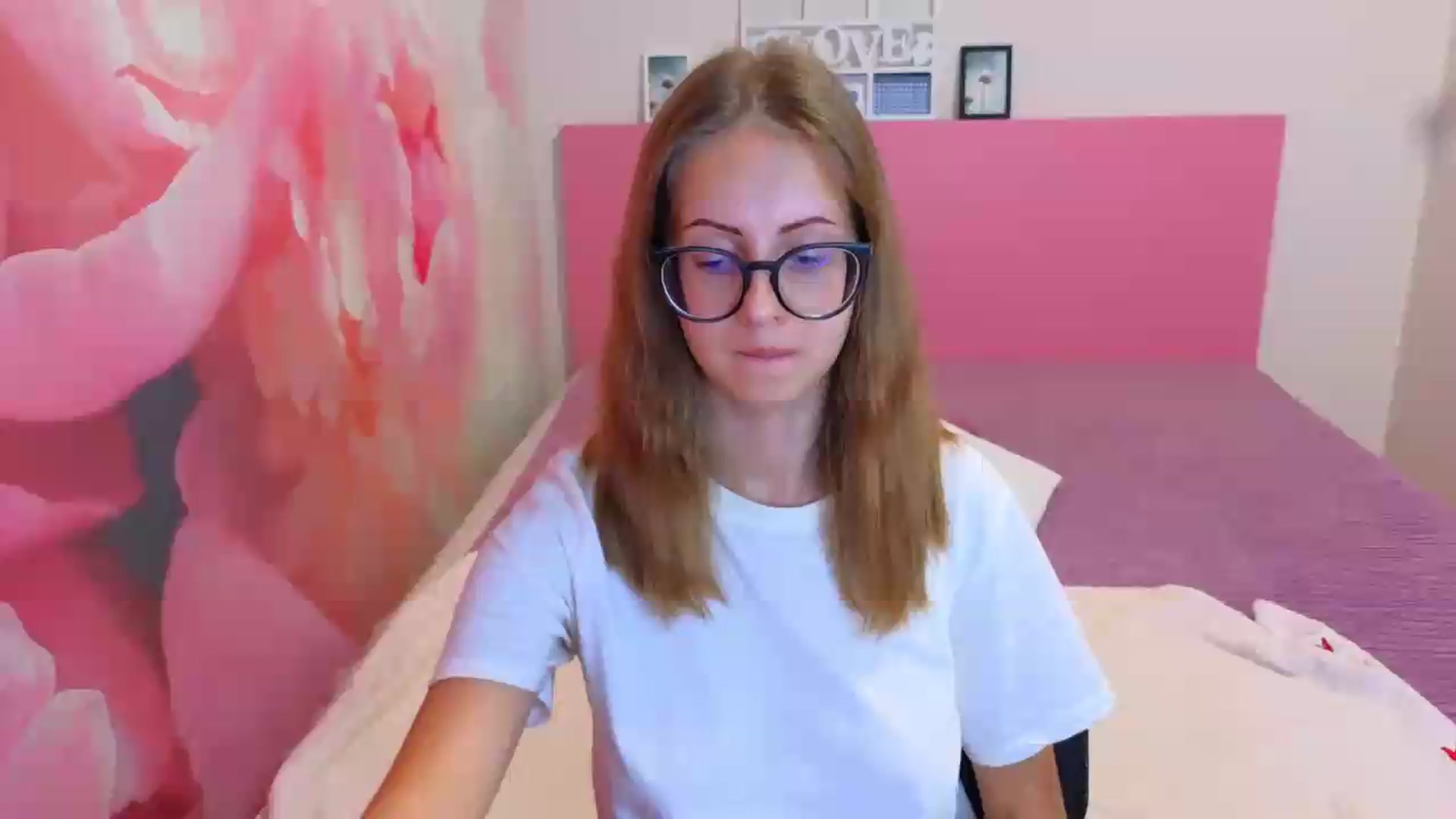 Gallery image thumbnail from Kristina_Adel's myfreecams stream on, 09/01/2026, 10:54 image 1 of 20