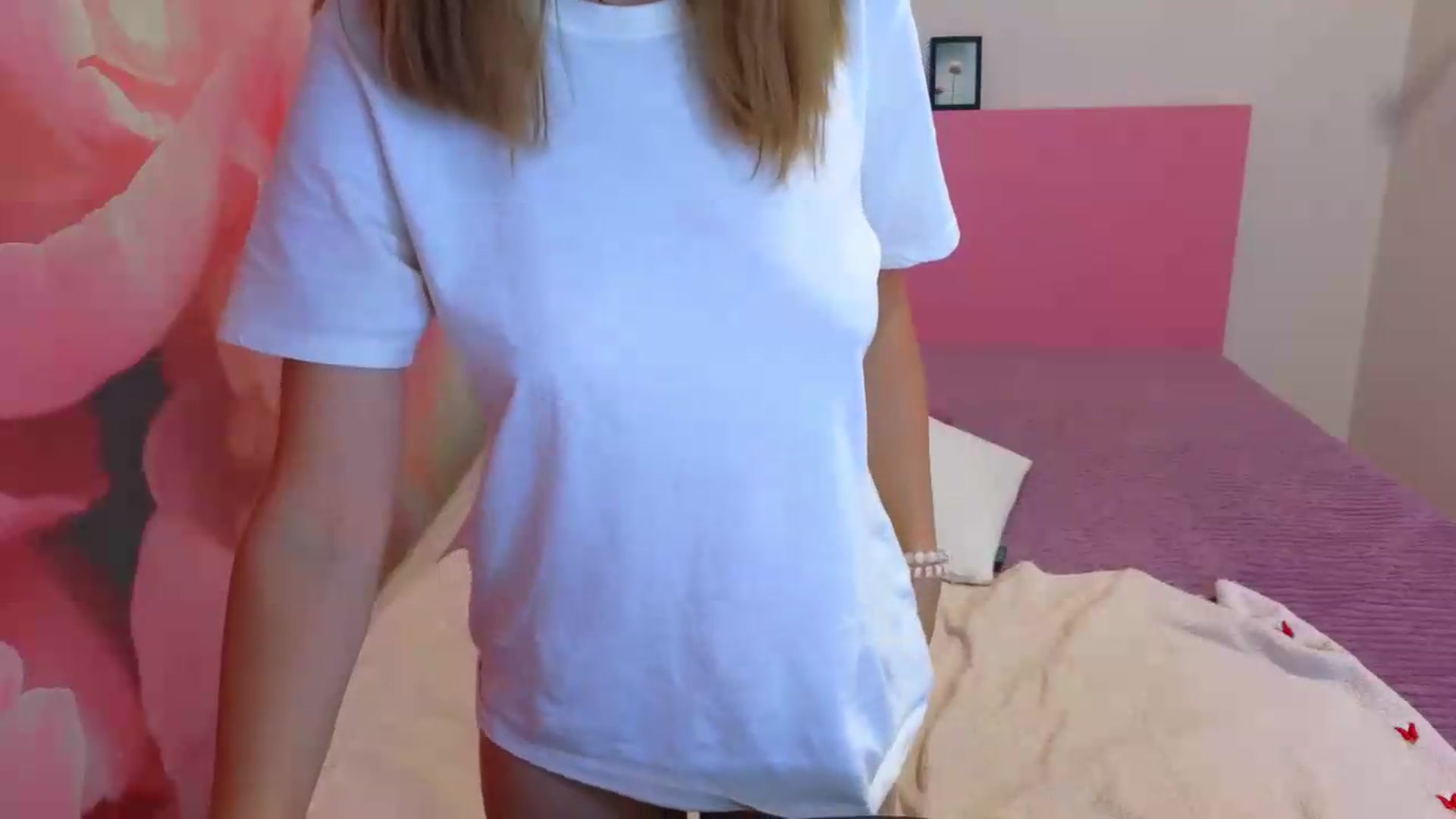 Gallery image thumbnail from Kristina_Adel's myfreecams stream on, 09/01/2026, 10:54 image 7 of 20