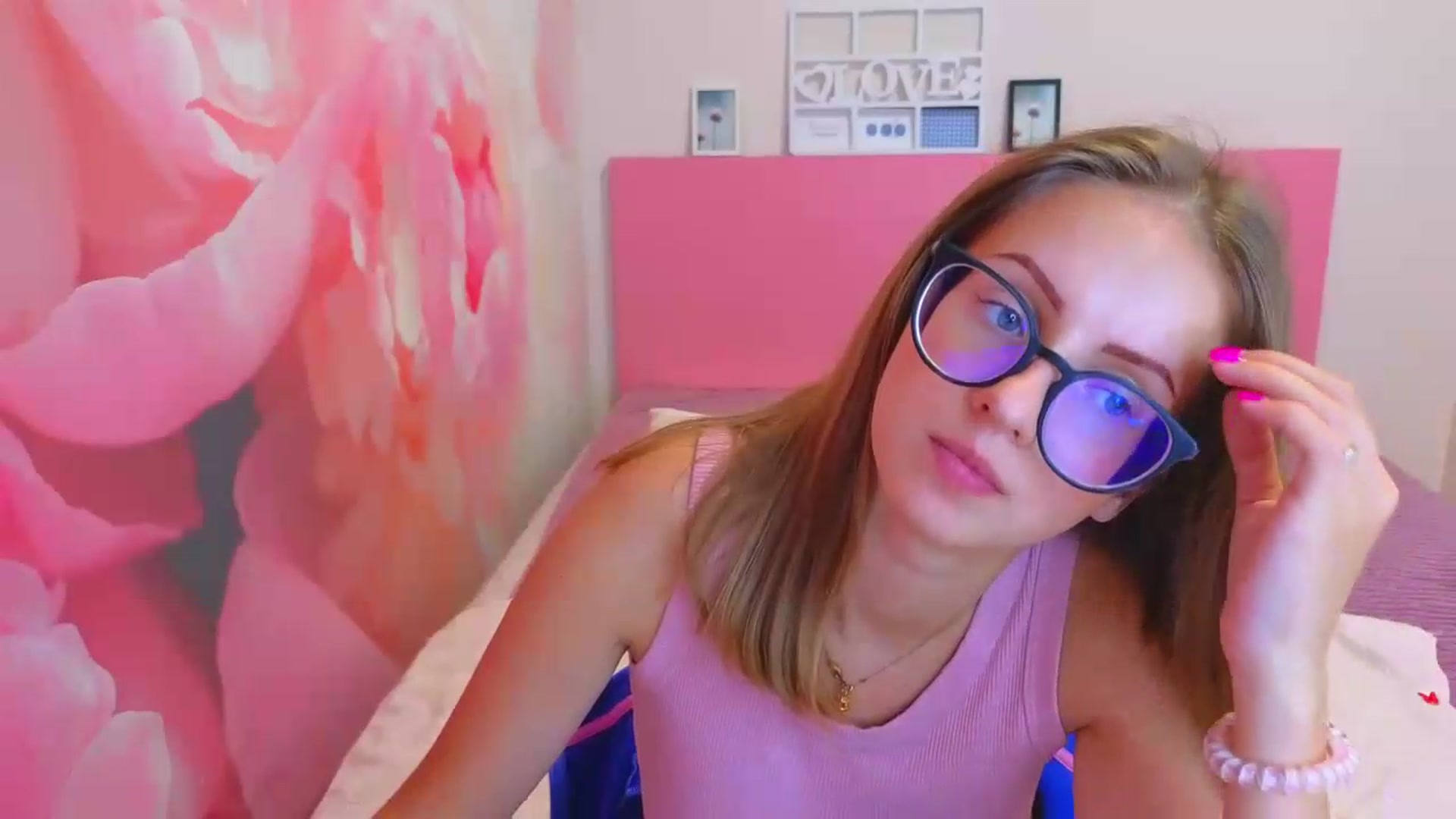 Gallery image thumbnail from Kristina_Adel's myfreecams stream on, 09/05/2026, 11:03 image 17 of 20