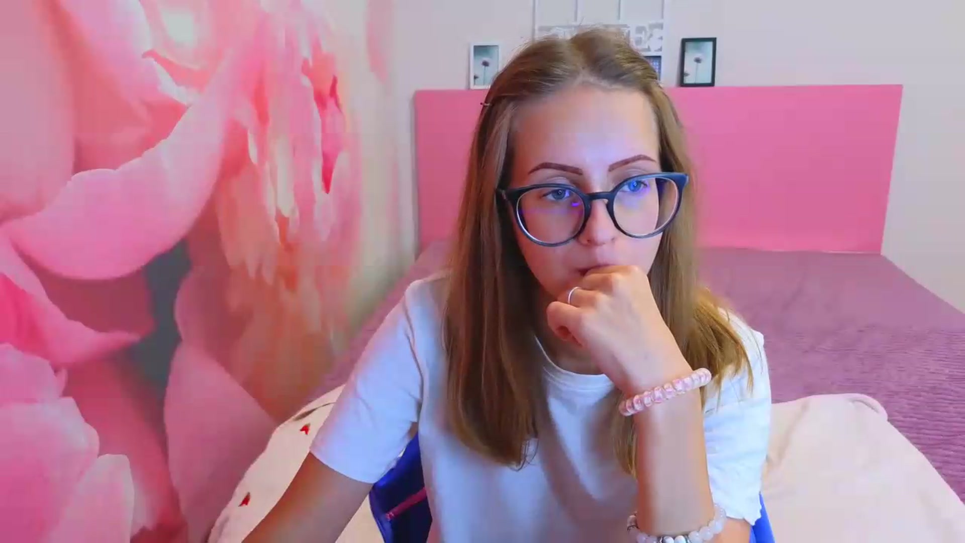 Gallery image thumbnail from Kristina_Adel's myfreecams stream on, 09/10/2026, 09:04 image 17 of 20