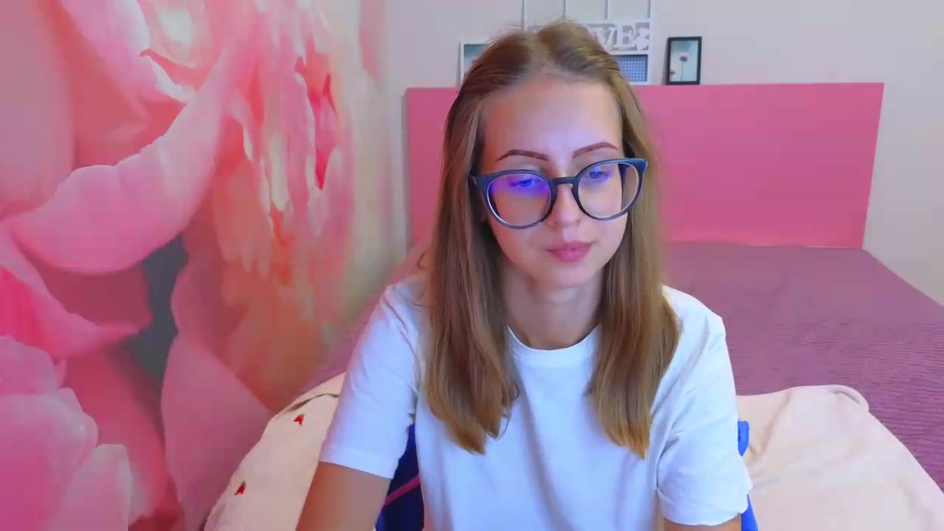 Gallery image thumbnail from Kristina_Adel's myfreecams stream on, 09/10/2026, 09:04 image 19 of 20