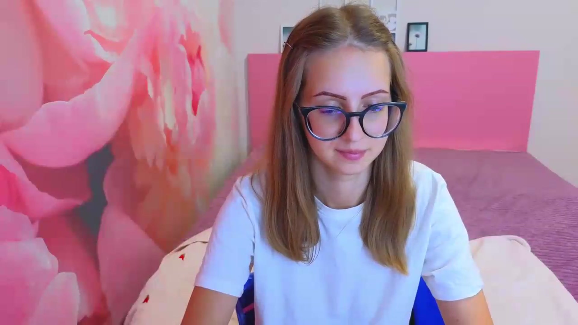 Gallery image thumbnail from Kristina_Adel's myfreecams stream on, 09/10/2026, 09:04 image 10 of 20