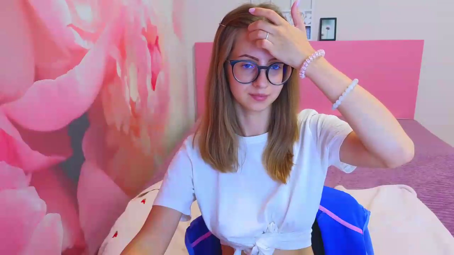 Gallery image thumbnail from Kristina_Adel's myfreecams stream on, 09/10/2026, 09:04 image 12 of 20
