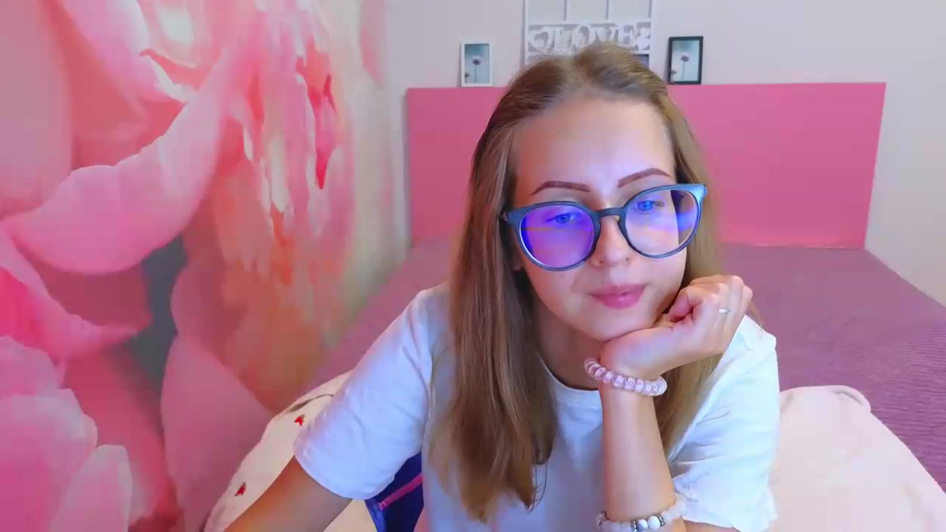 Gallery image thumbnail from Kristina_Adel's myfreecams stream on, 09/10/2026, 09:04 image 18 of 20